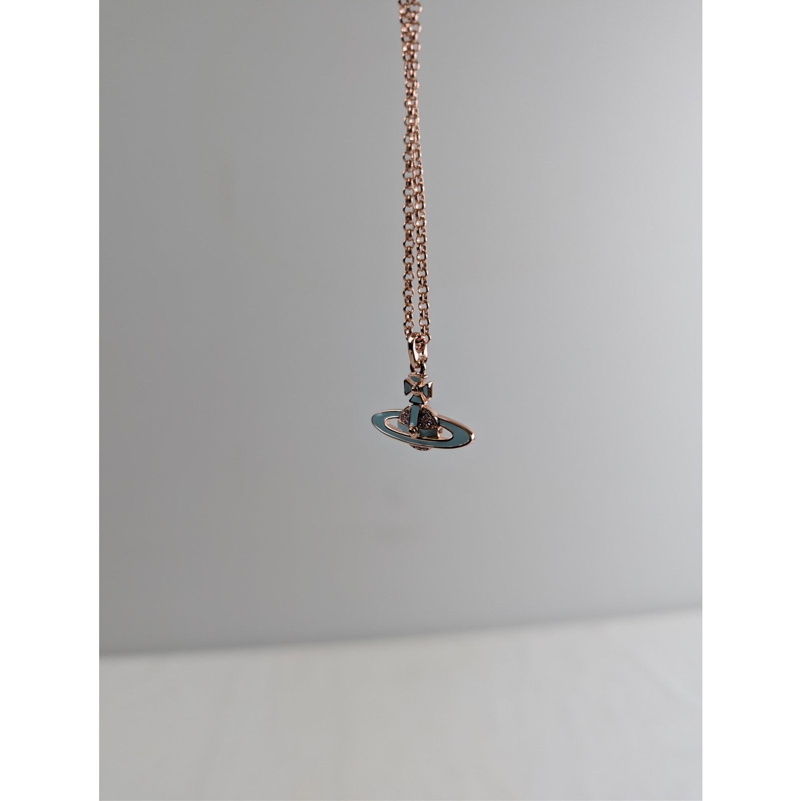 Vivienne Westwood o1rshd1 unisex Neil Mini Bas Relief Pendant Necklace Brass Size ONE SIZE - 13 Thumbnail