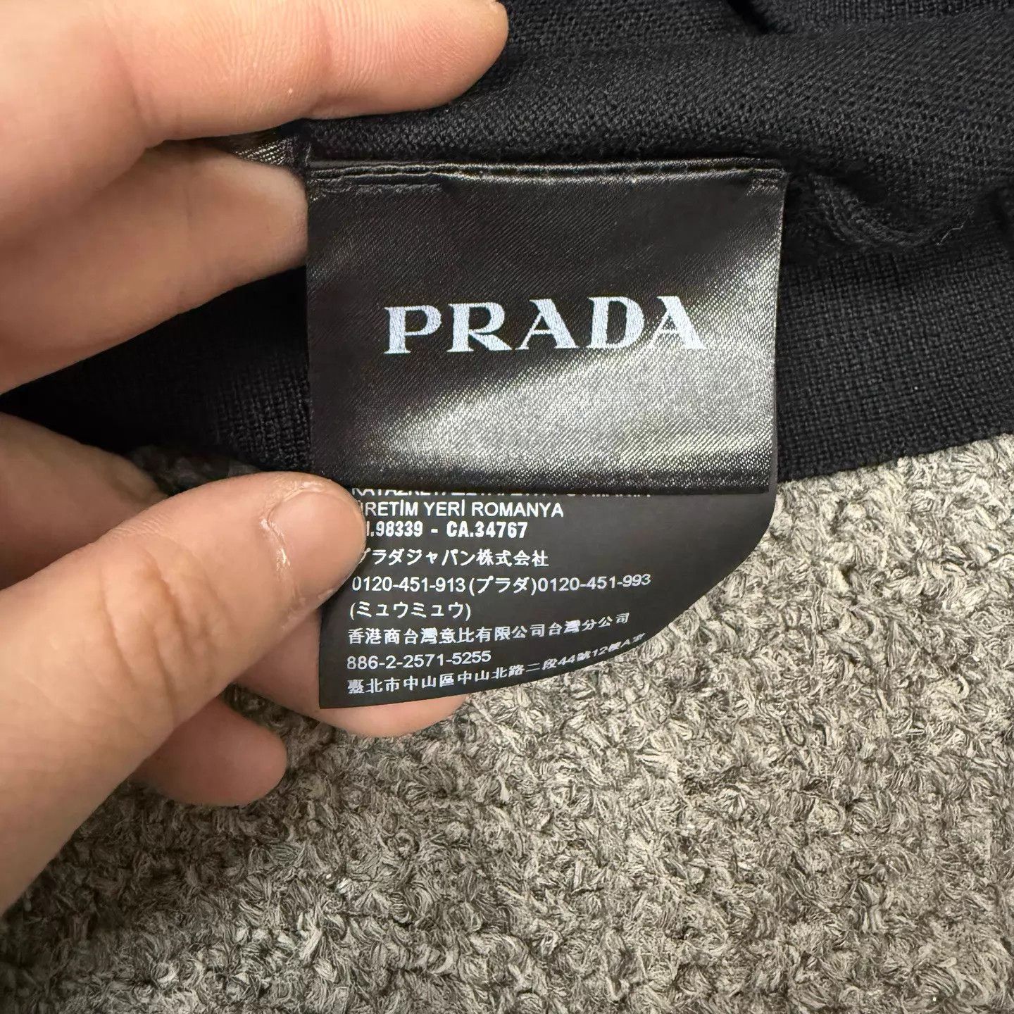 Prada Prada black long-sleeve knit Polo shirt 44 Size US S / EU 44-46 / 1 - 4 Thumbnail