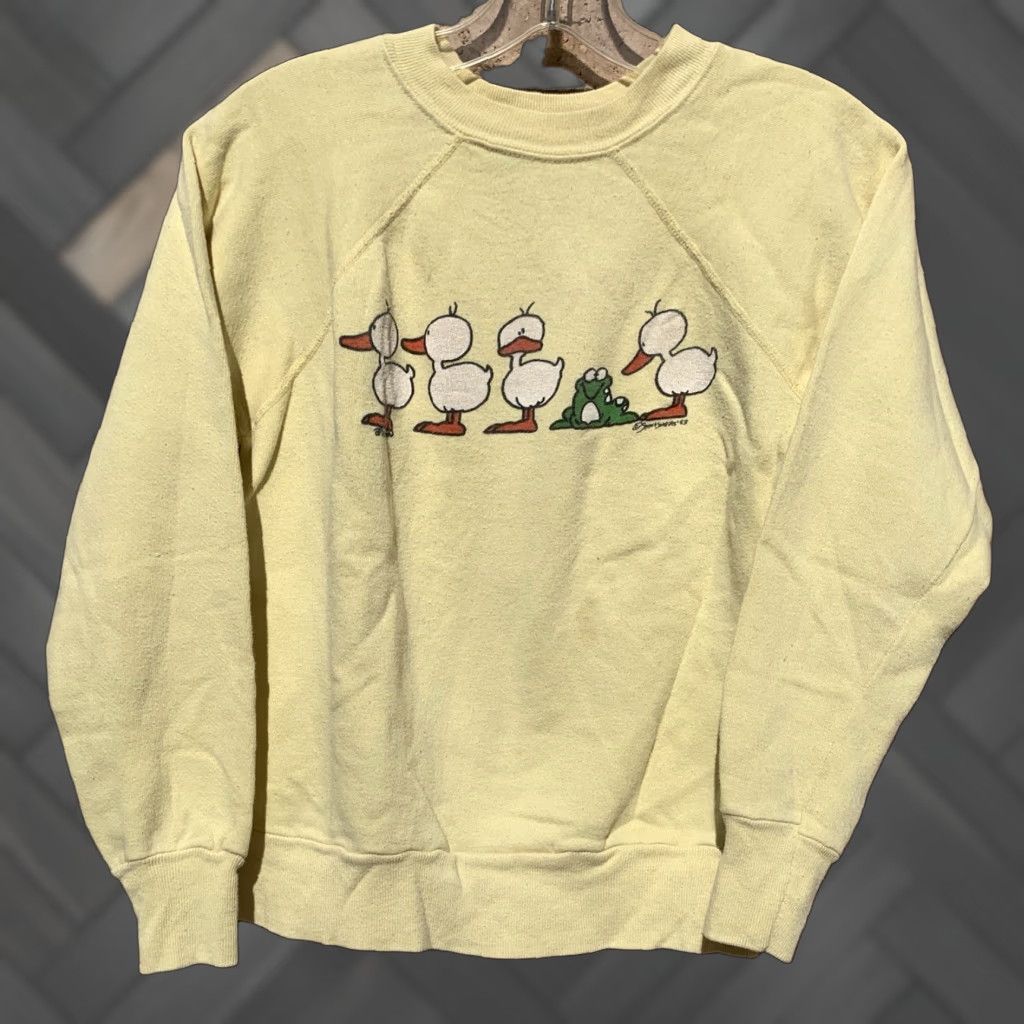 Vintage VINTAGE Jean Top Raglan Sweatshirt Ducks Frog Size S Yellow 80s Women Sweatshirt Pullover Raglan Runs Small Size S / US 4 / IT 40 - 1 Thumbnail
