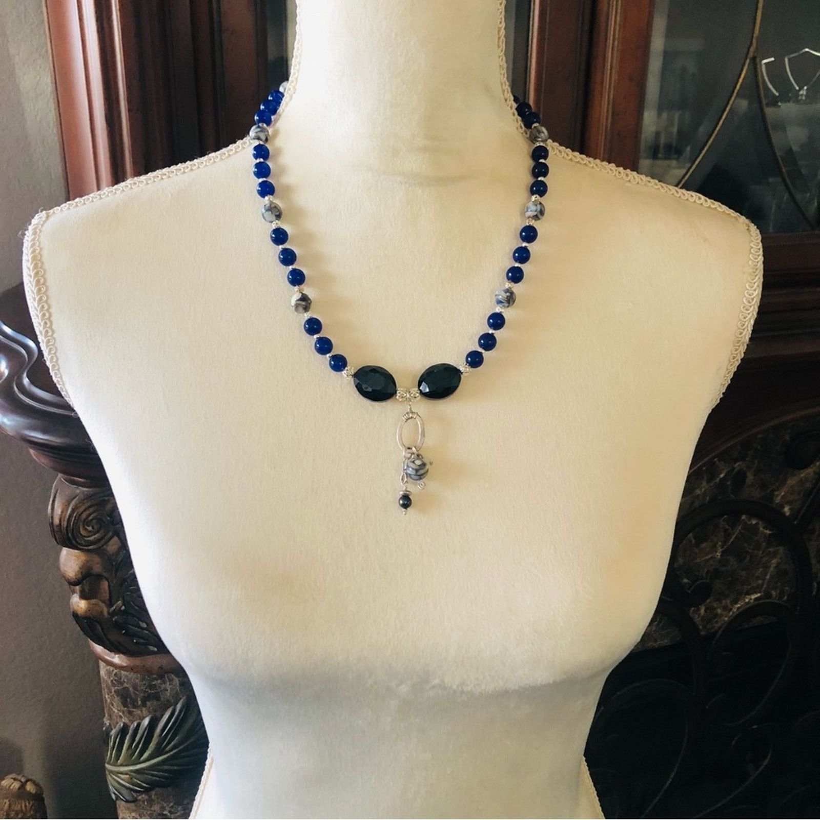 Handmade Handcrafted royal blue dyed agate cal-silica bead necklac Size ONE SIZE - 5 Thumbnail