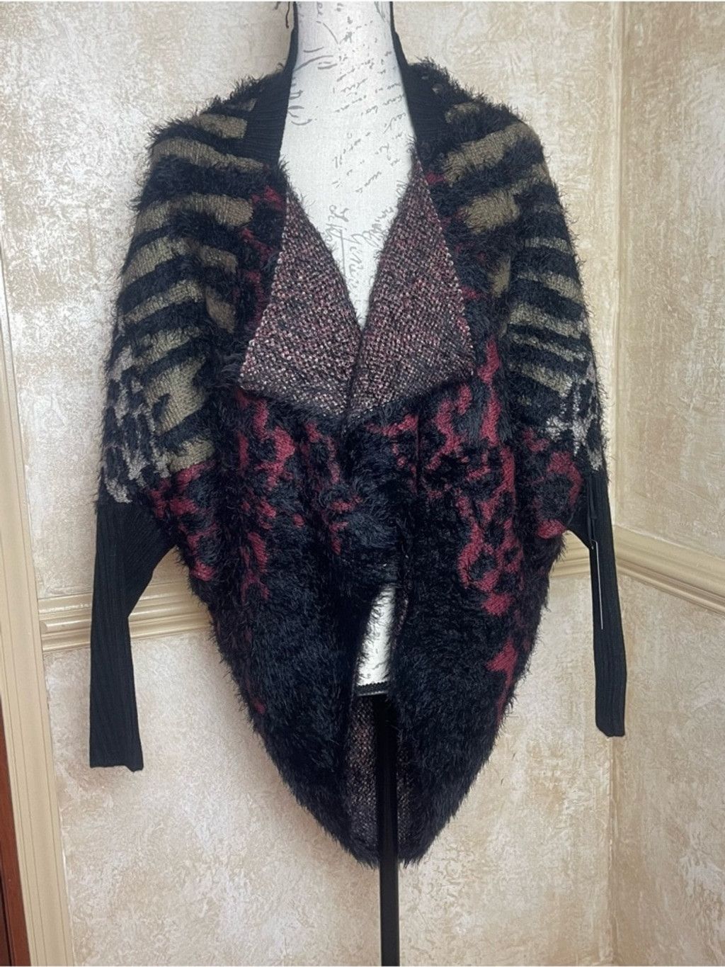 Other NWT Max Sport LA S/M Mixed Animal Print Fuzzy Cardigan Goth Size S / US 4 / IT 40 - 3 Thumbnail