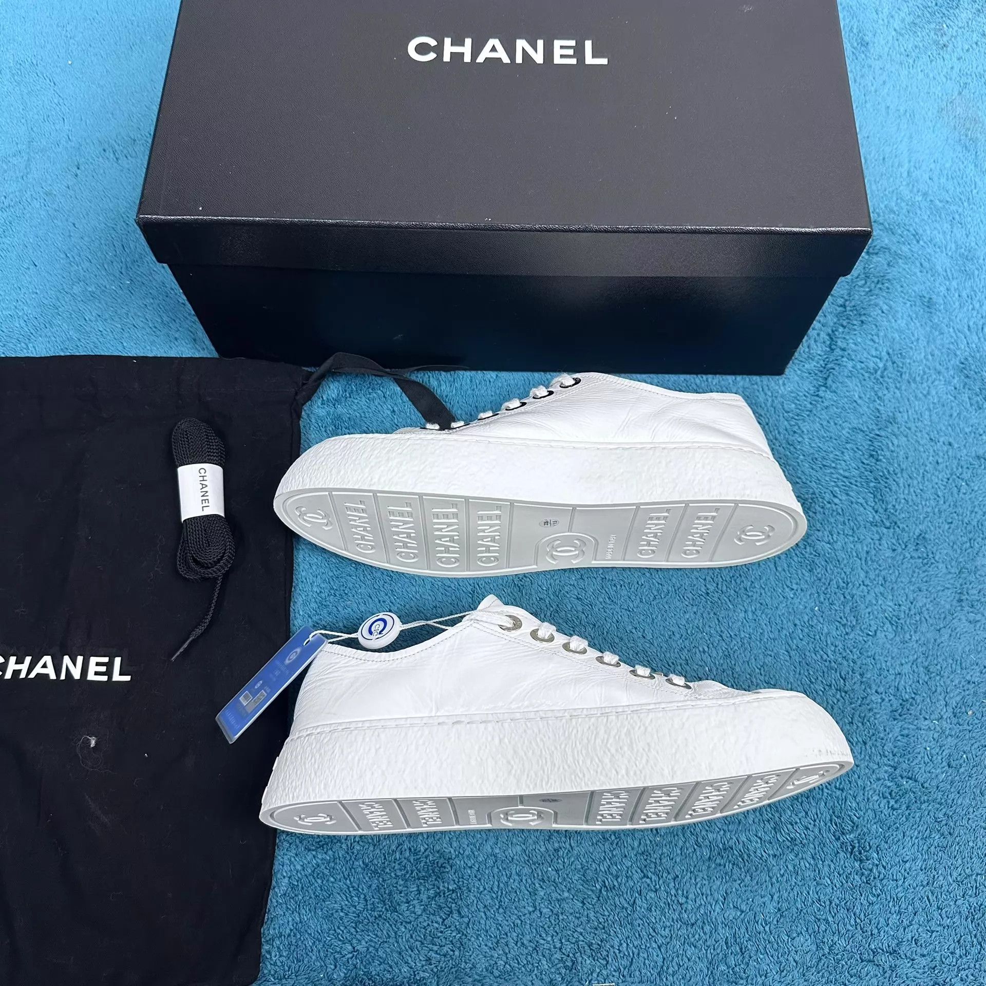 Chanel Chanel 24S Leather Platform Loafer White 37.5 Size US 7 / IT 37 - 3 Thumbnail