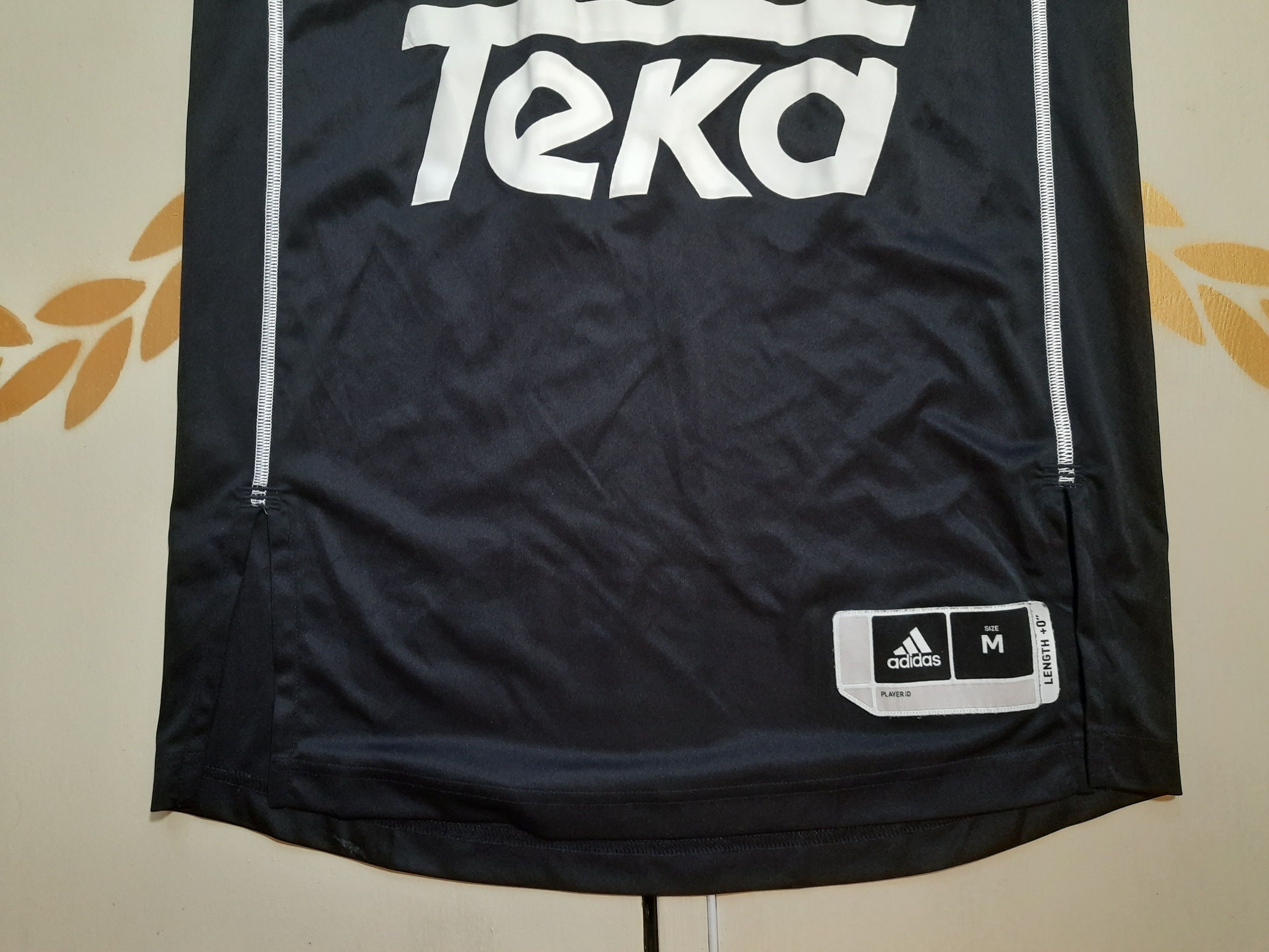 Other Real Madrid Basketball Jersey 2014 Size US M / EU 48-50 / 2 - 4 Thumbnail