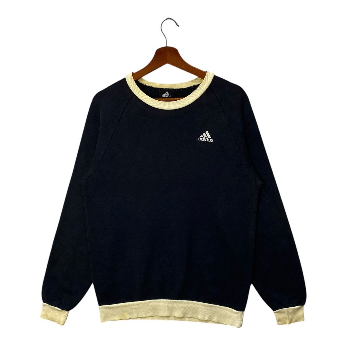 Adidas Vintage Adidas 3 Stripes Sweatshirt Jumper Crewneck Size L Size US L / EU 52-54 / 3 - 1 Thumbnail