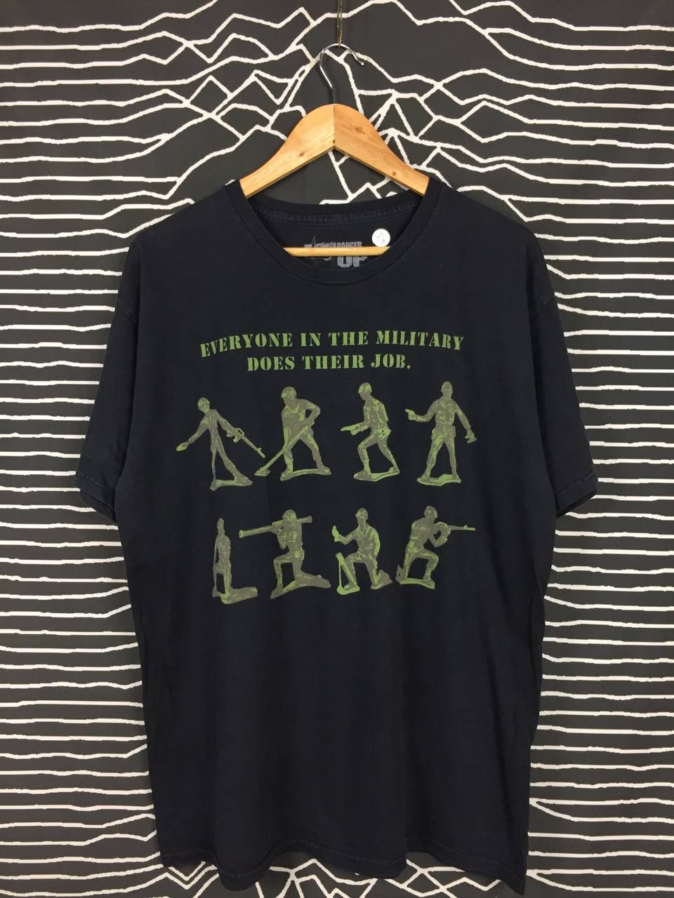 Vintage Ranger Up Everyone In The Military Does Their Job Tee Size US L / EU 52-54 / 3 - 2 Thumbnail