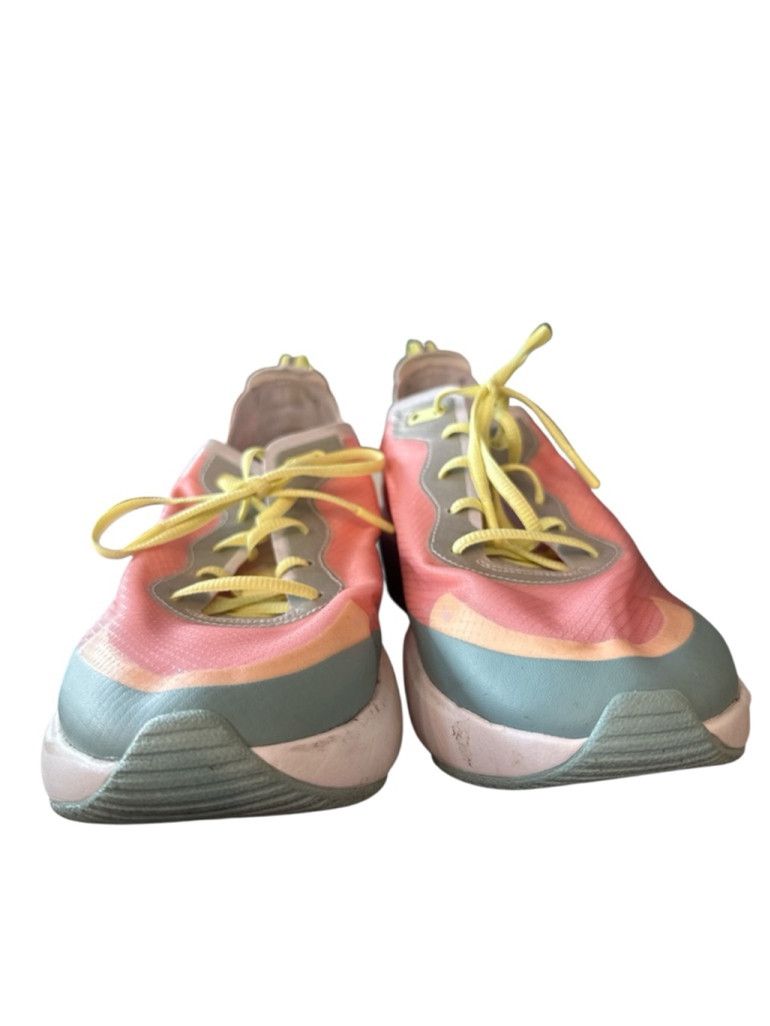 Nike EUC Nike Air Max Dia SE 'Bleached Coral' Size 10 US women’s Size US 10 / IT 40 - 3 Thumbnail