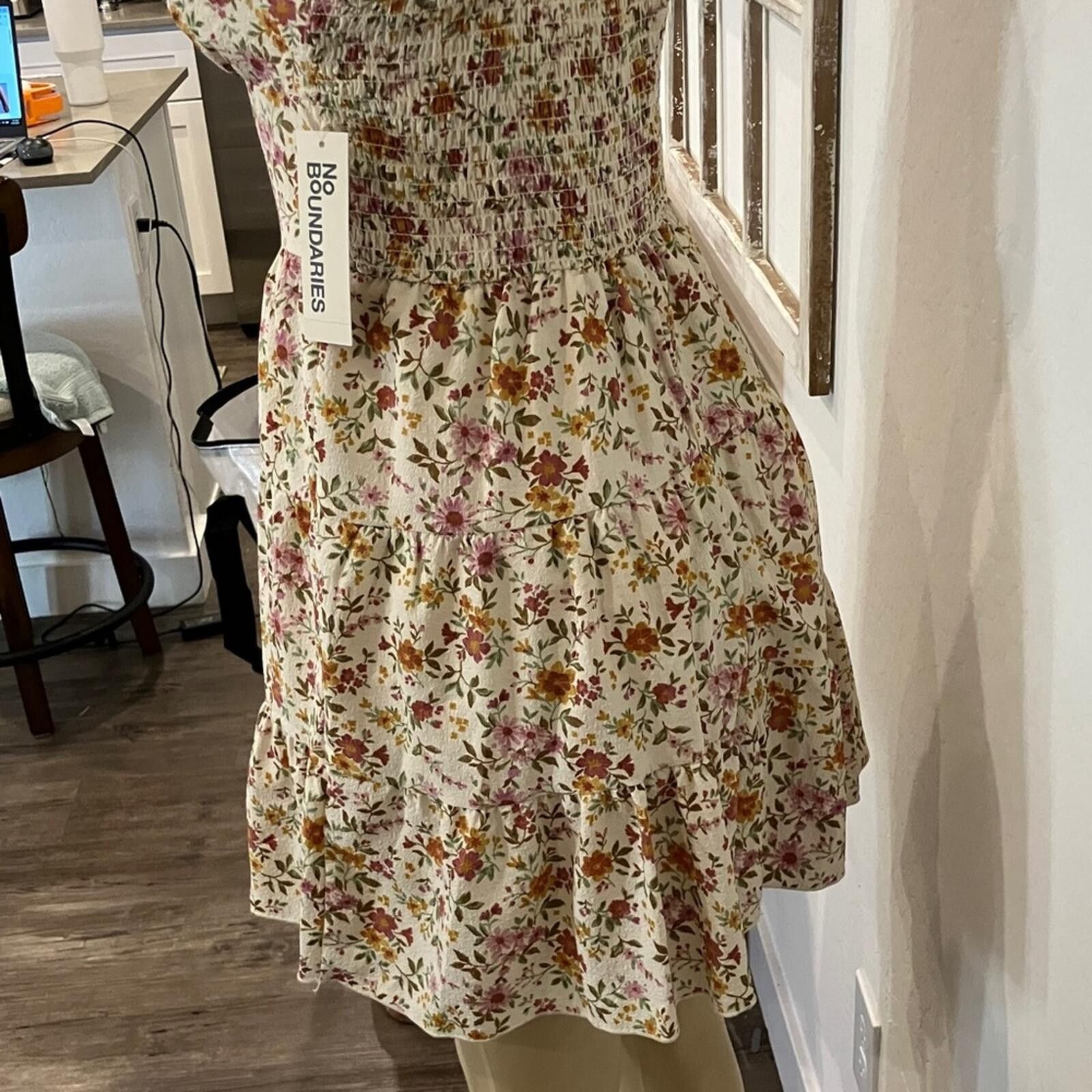 Other NWT No Boundaries Cream Floral Spaghetti-Strap Mini Dress Size S / US 4 / IT 40 - 2 Thumbnail