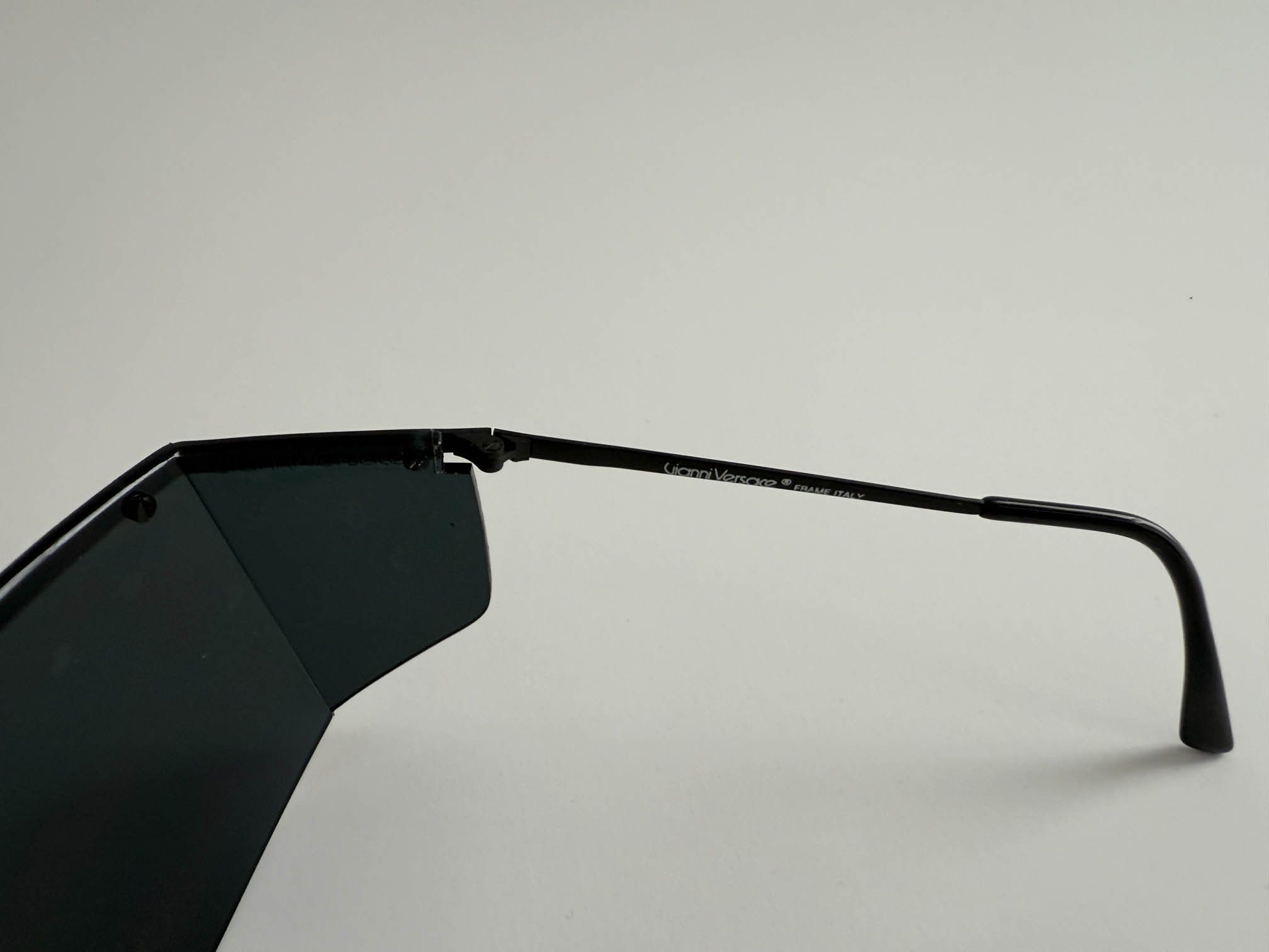 Versace 80s Vintage Gianni Versace shade sunglasses w a case Size ONE SIZE - 5 Thumbnail