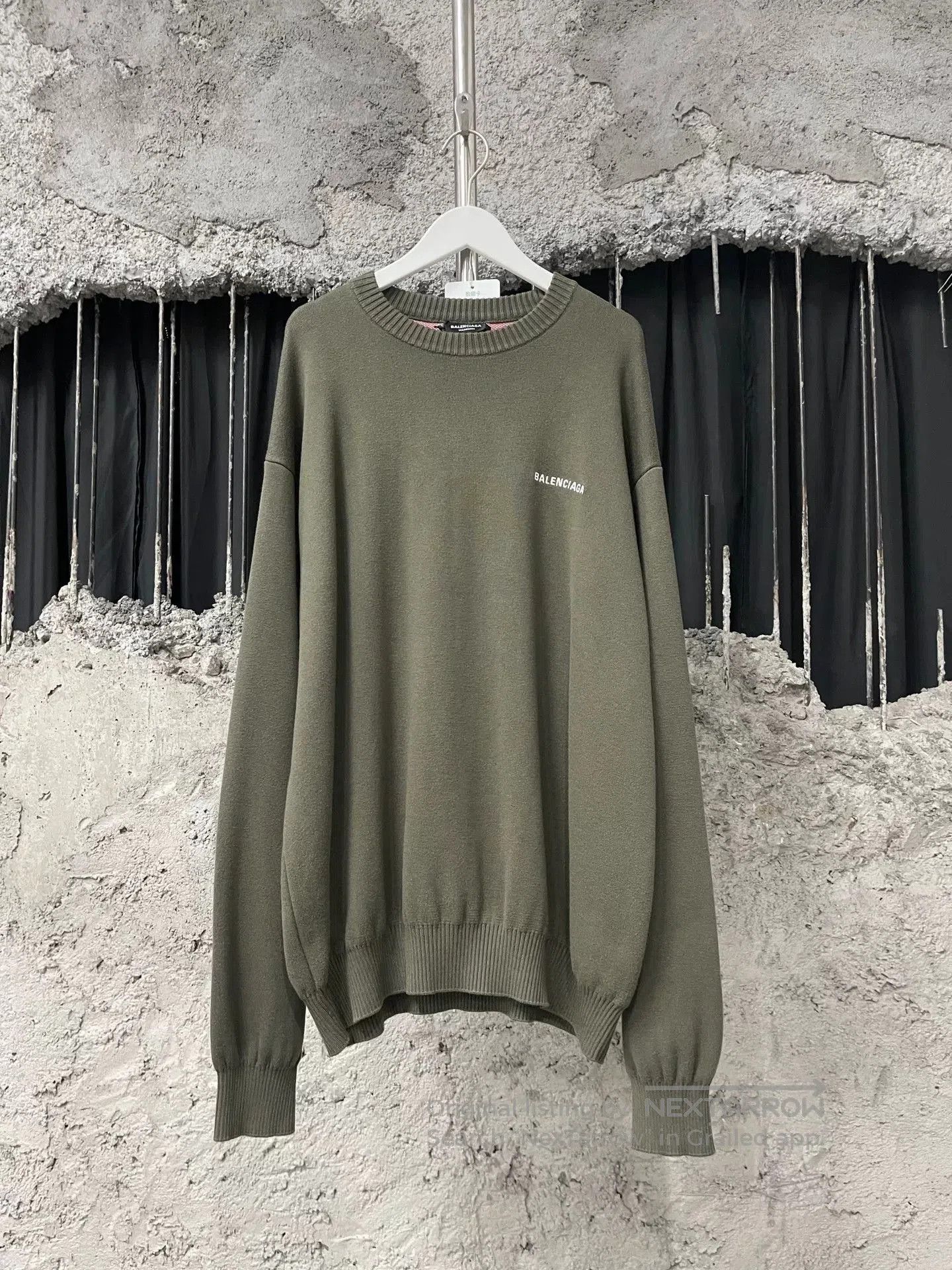 Balenciaga balenciaga logo sweater in green. Size US M / EU 48-50 / 2 - 1 Thumbnail