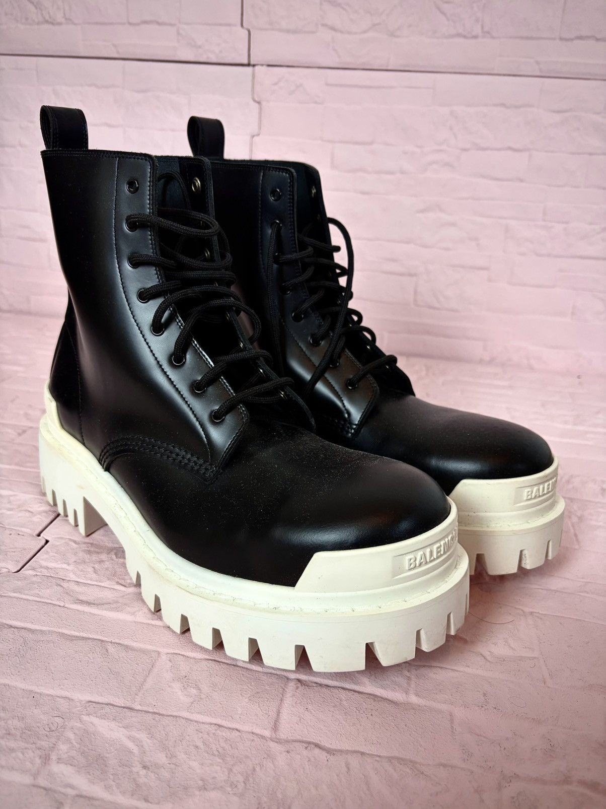 Balenciaga Balenciaga strike boots Size US 8 / EU 41 - 1 Thumbnail