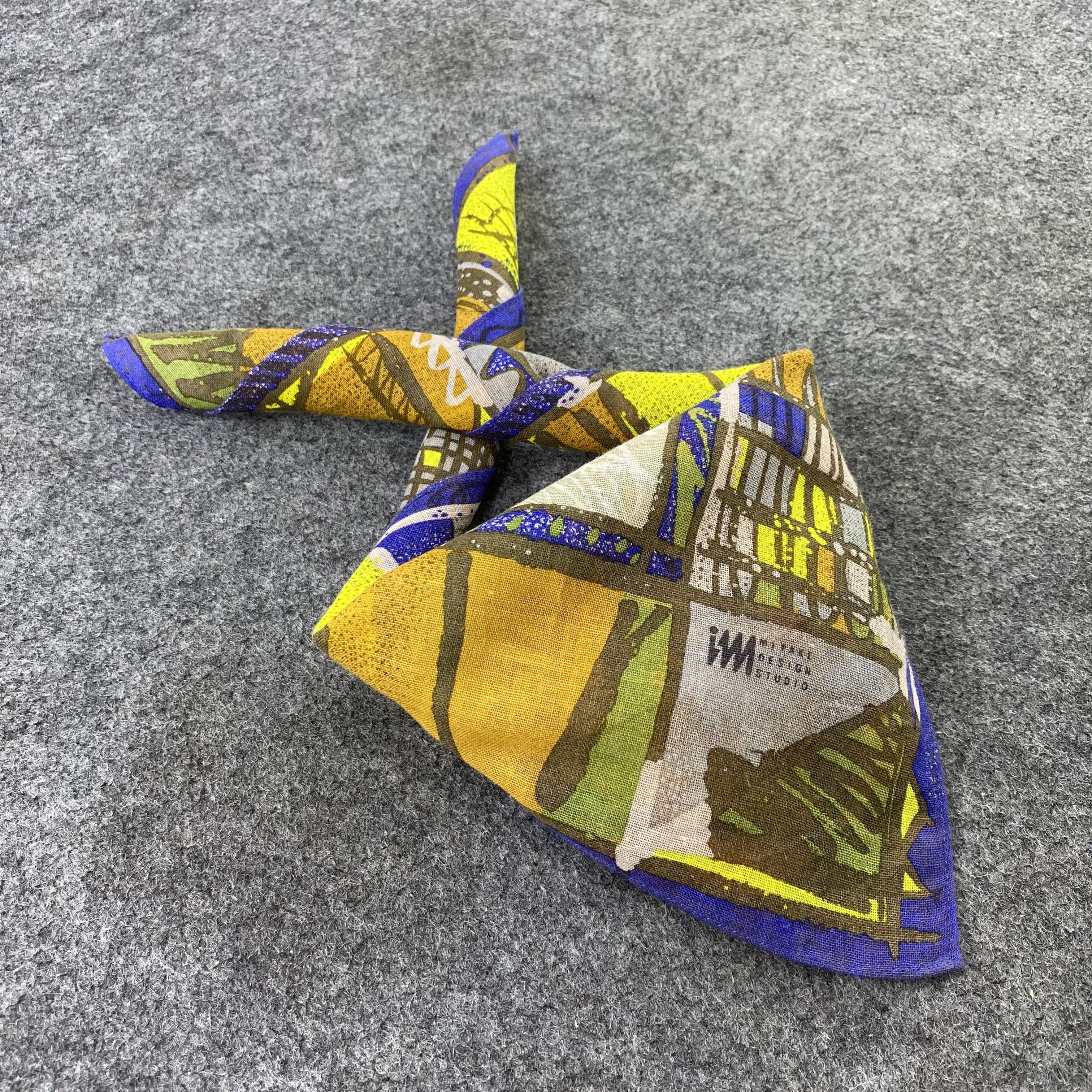 Issey Miyake × Japanese Brand Issey Miyake Handkerchief / Bandana / Neckerchief-B736 Size ONE SIZE - 1 Thumbnail