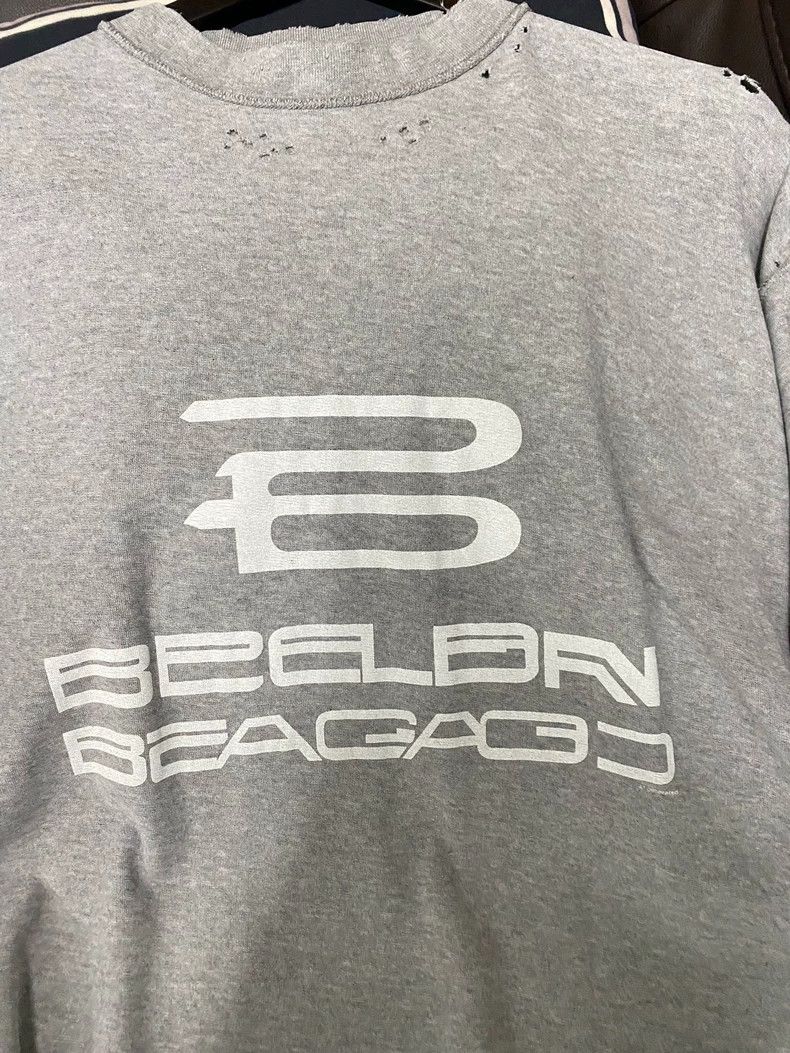 Other Balenciaga Grey distressed short-sleeve t-shirt with brand Size US M / EU 48-50 / 2 - 2 Thumbnail