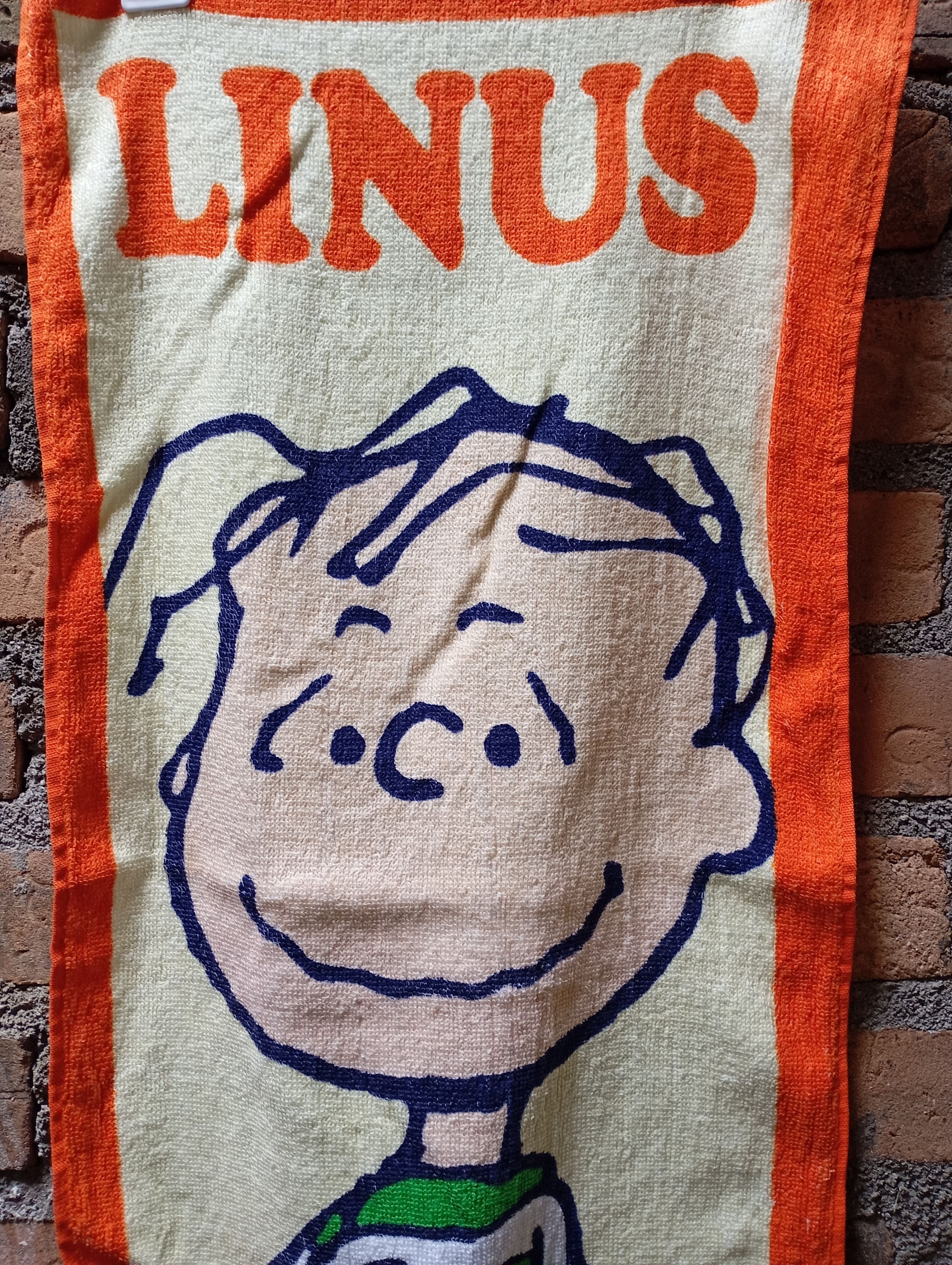 Peanuts Vintage Peanuts Linus Hand Towel Size ONE SIZE - 2 Thumbnail