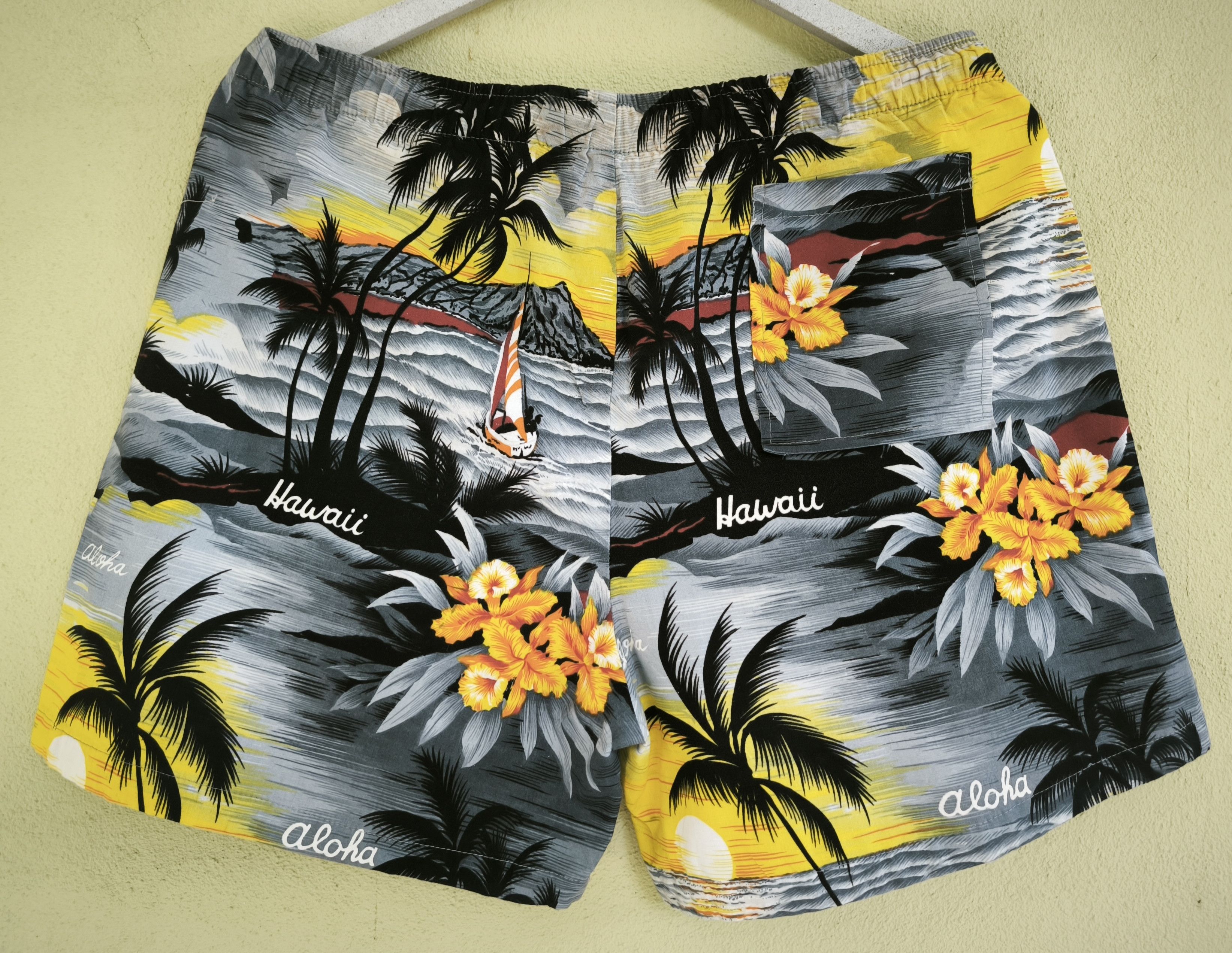 Vintage Vintage Hawaiian short pants Size US 32 / EU 48 - 2 Thumbnail