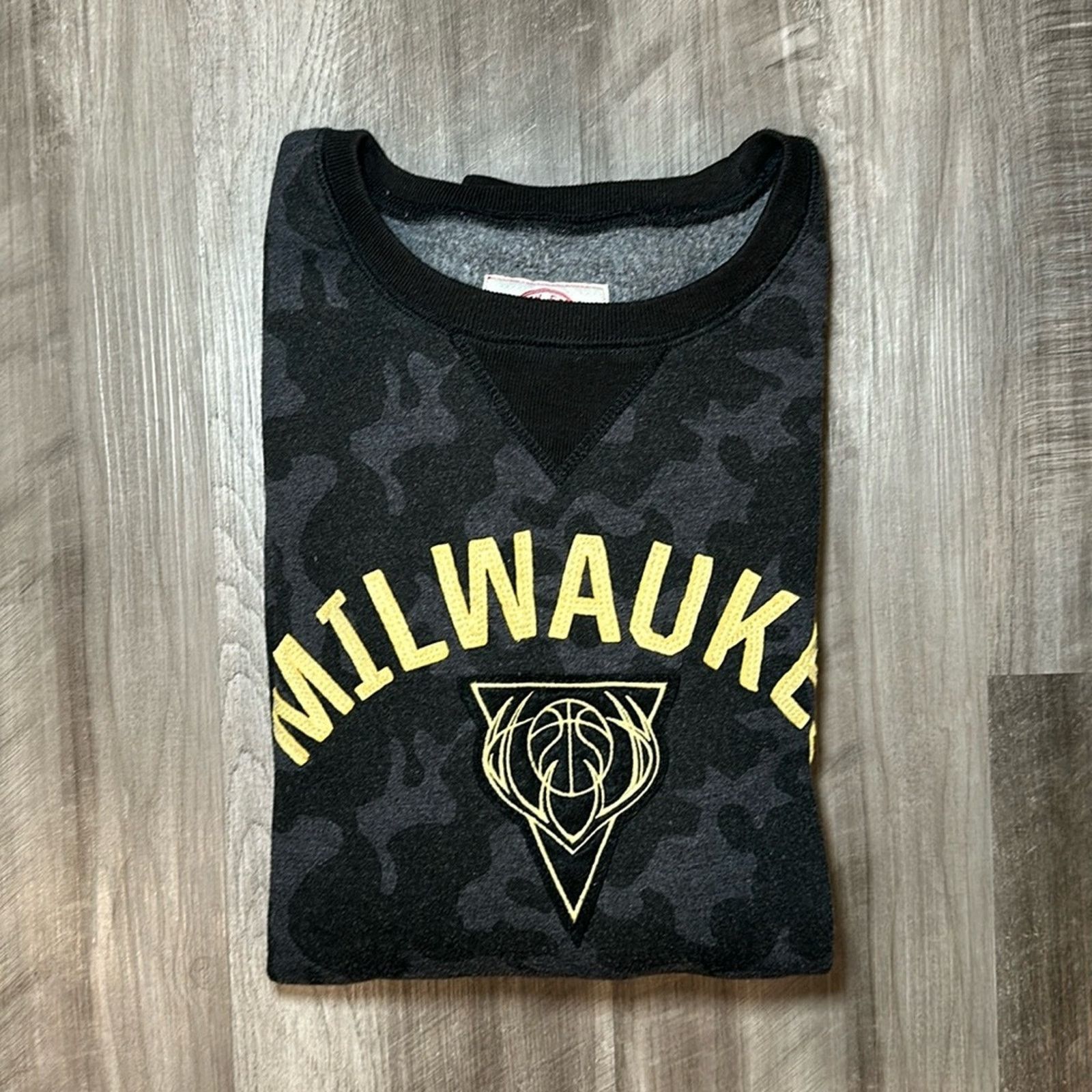 47 Milwaukee Bucks 47 Brand Camo Sweatshirt - XL Size US XL / EU 56 / 4 - 1 Thumbnail