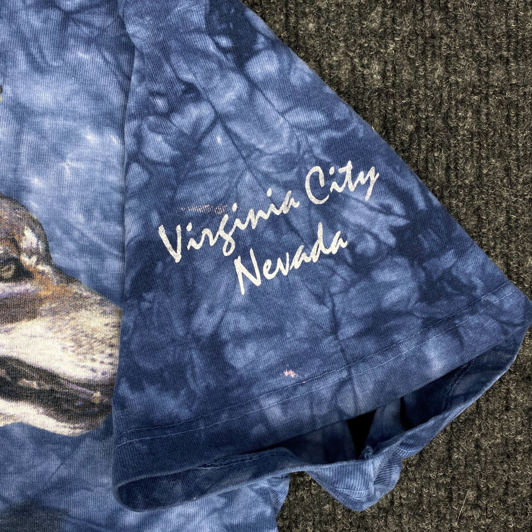 The Mountain VINTAGE The Mountain Howling Running Wolf Wolves Tie Dye T Shirt Womens L NV Size L / US 10 / IT 46 - 6 Thumbnail