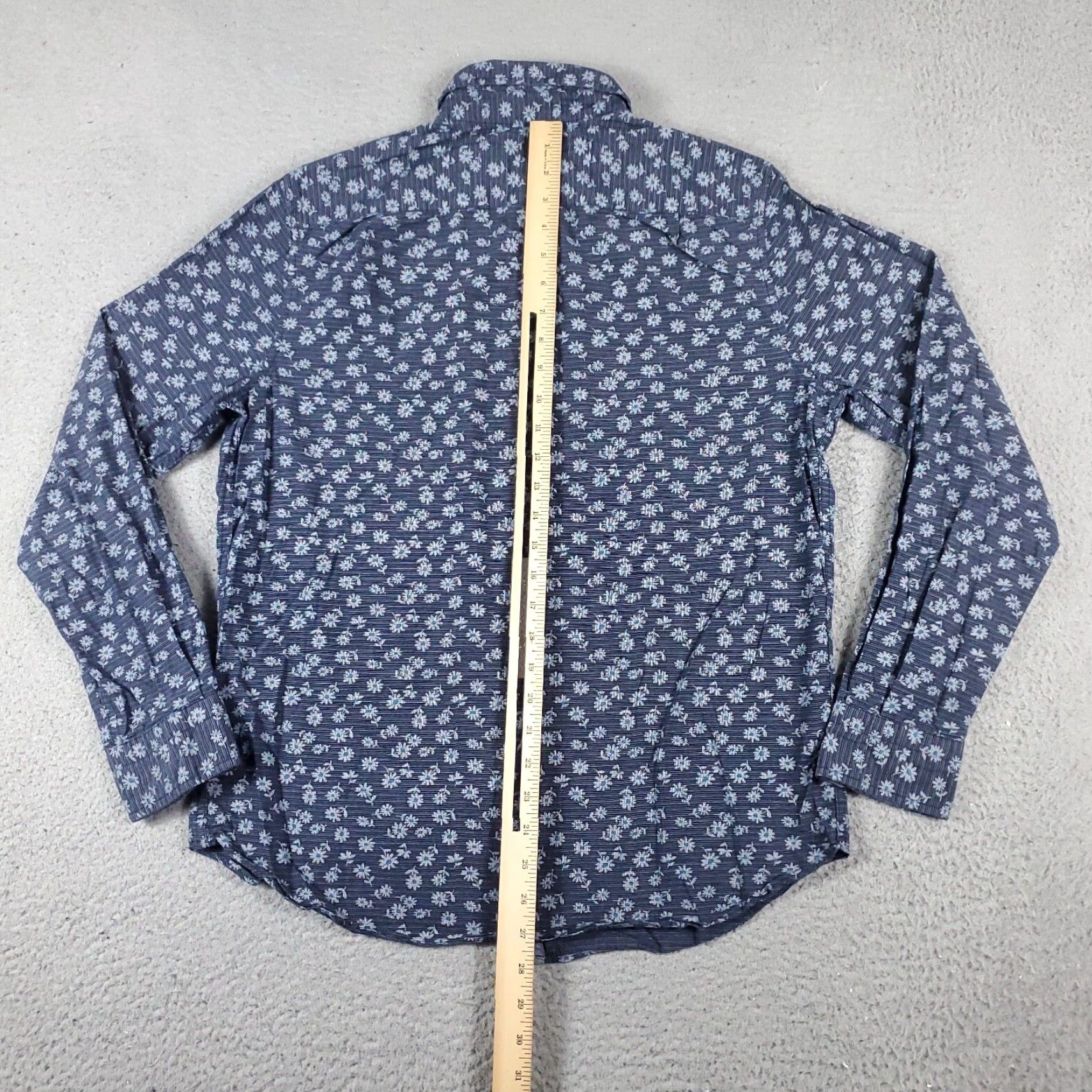 Nautica Nautica Shirt Mens Small Blue Floral Button-Up Long Sleeve Casual Workwear Patterned Cotton Navy/Blue Floral 90s? (Do not include 90s unless in item) Size US S / EU 44-46 / 1 - 4 Thumbnail