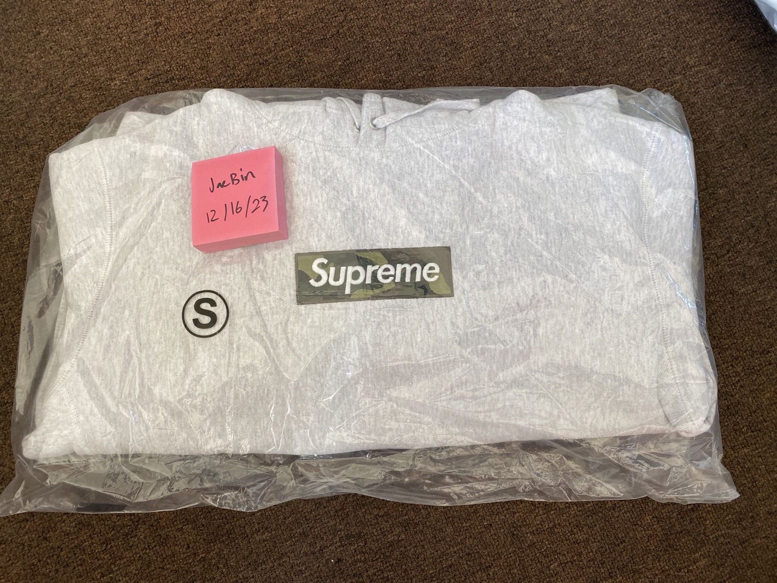 image of Supreme Fw23 Box Logo Hoodie Ash Grey Small, Men's