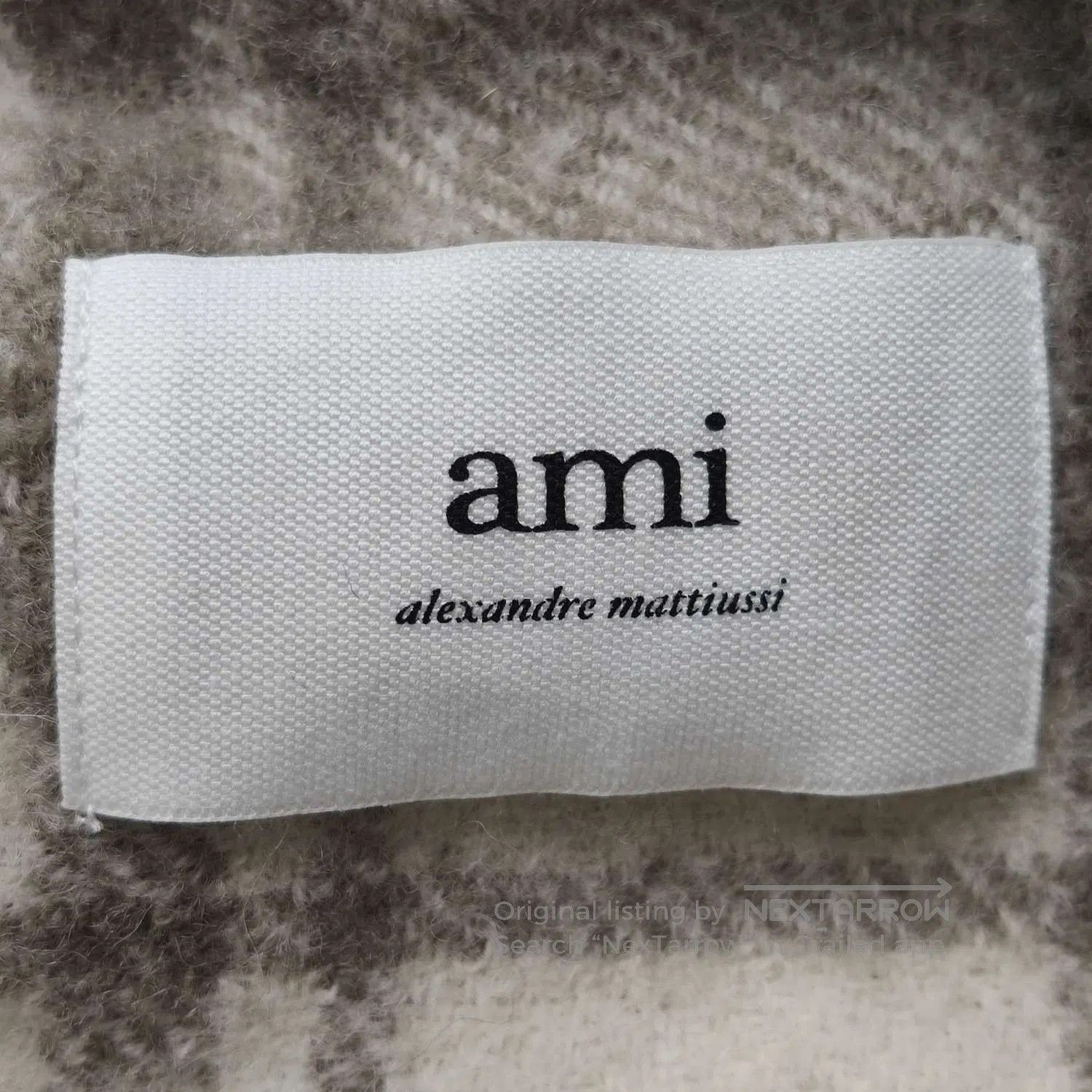 Louis Vuitton AMI Alexandre Mattiussi Beige Button. Size US S / EU 44-46 / 1 - 1 Thumbnail