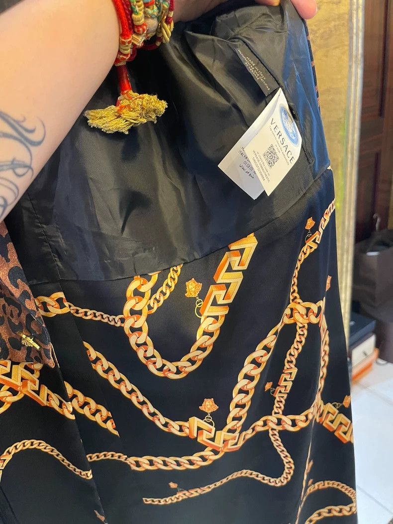 Versace Versace Three-dimensional rhinestone pagoda shoulder shrug Size M / US 6-8 / IT 42-44 - 9 Thumbnail