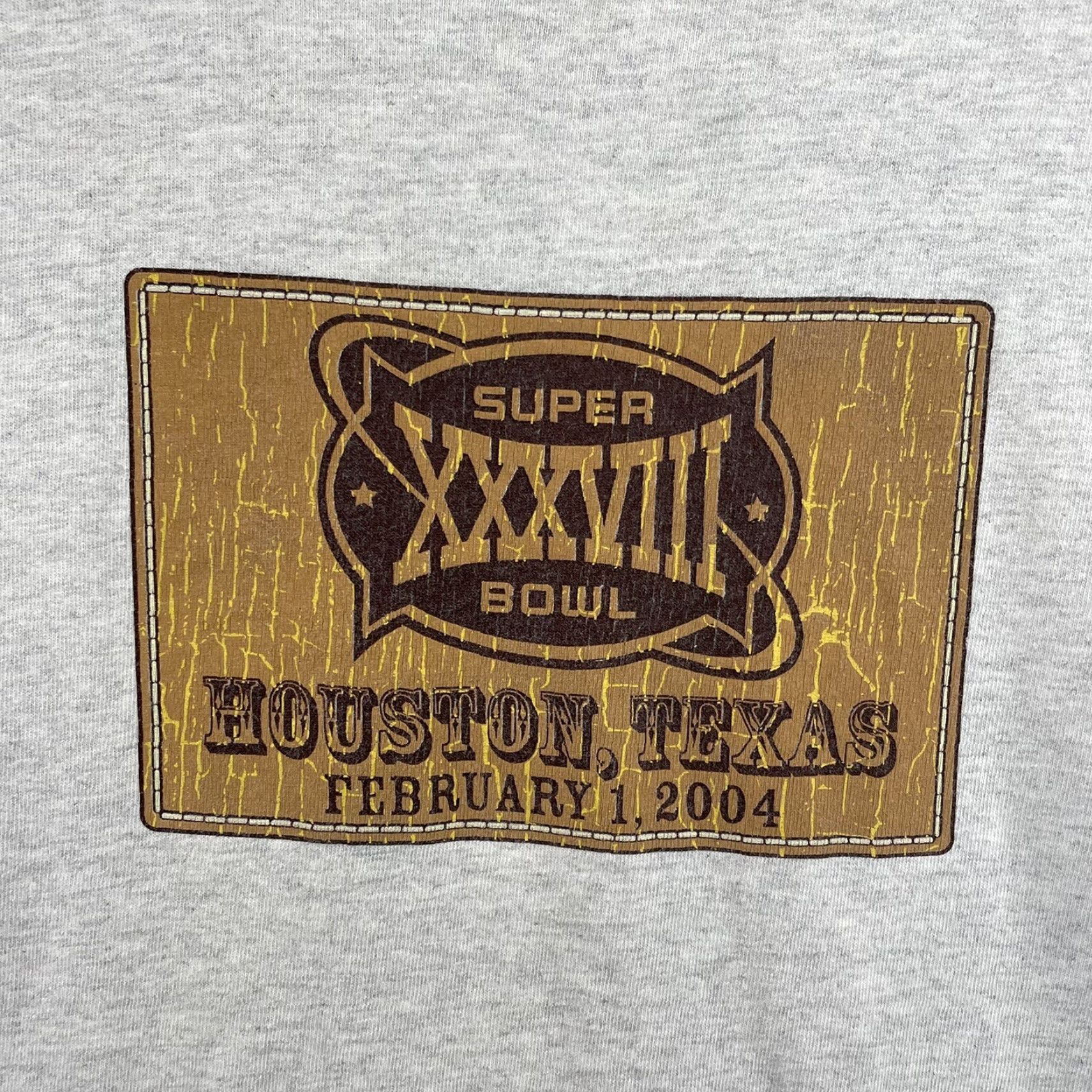 NFL VINTAGE Super Bowl XXXVIII 38 T-Shirt NFL 2004 Houston Texas Graphic Logo Large Unisex Gray Short Sleeve Shirt Mens Womens Boys Girls Size US L / EU 52-54 / 3 - 3 Thumbnail