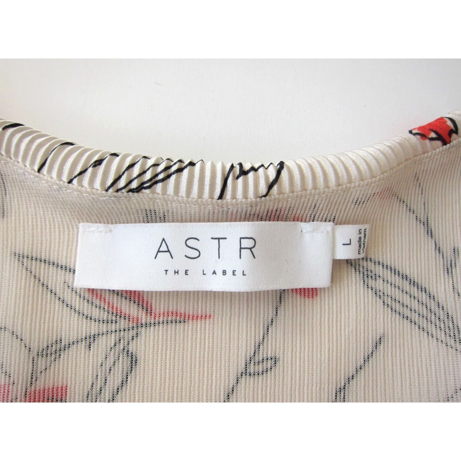 ASTR The Label VINTAGE ASTR The Label Ivory Black Red Floral Long Sleeve V-Neck Peasant Blouse Large Size L / US 10 / IT 46 - 3 Thumbnail