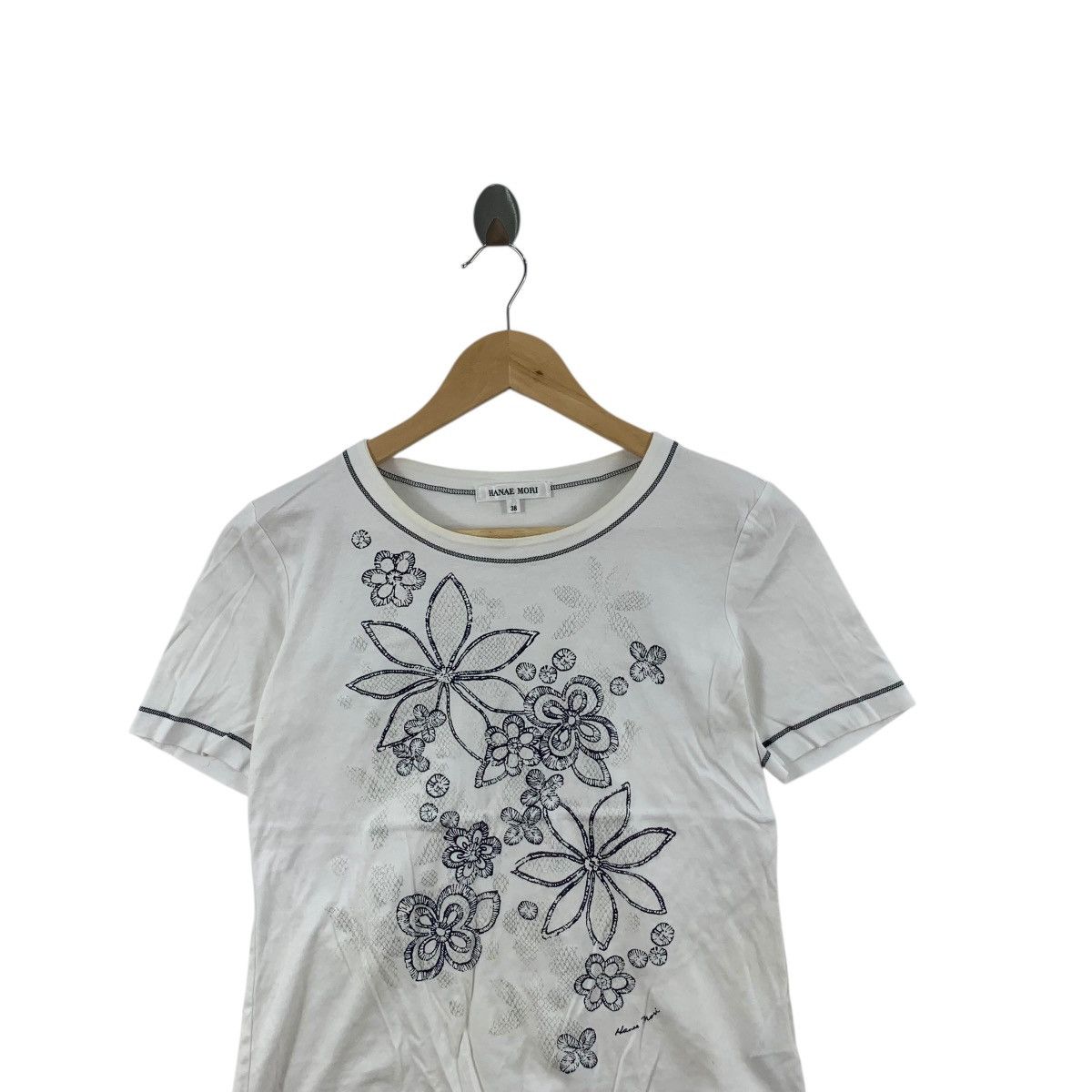 Hanae Mori Vintage HANAE MORI JAPAN Floral Painting Tee Shirt Top Size XS / US 0-2 / IT 36-38 - 2 Thumbnail