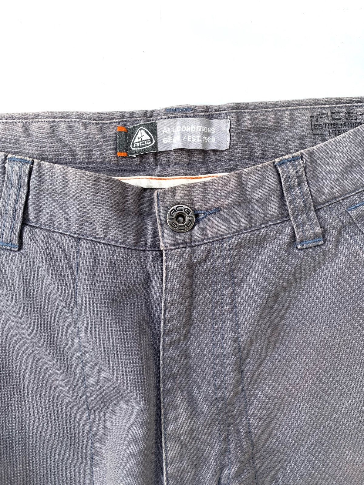 Nike ACG × Vintage 2000s Nike ACG Carpenter Shorts Size US 28 / EU 44 - 3 Thumbnail