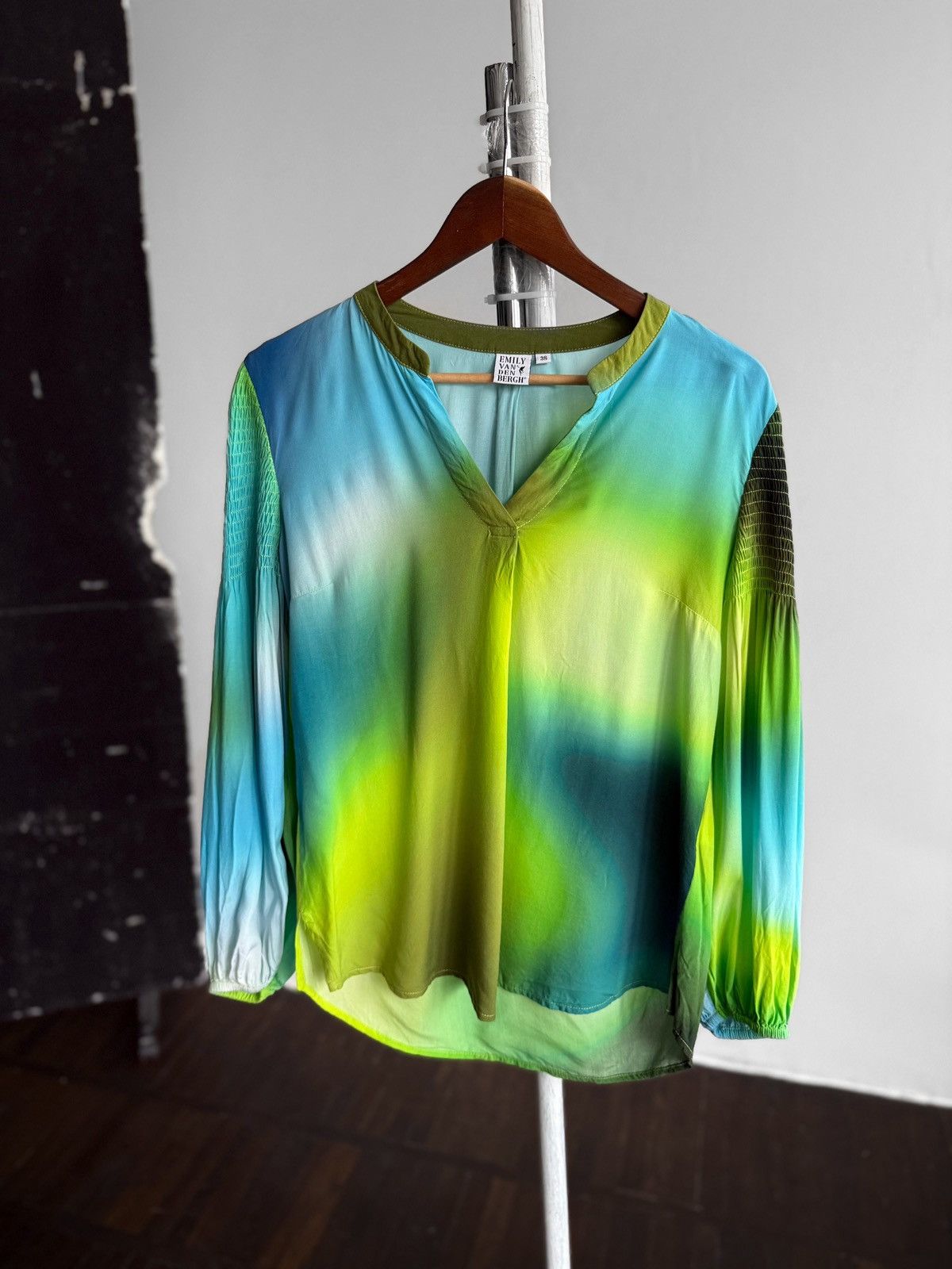 Other Emily Van Den Bergh Multicolor Ombre Tie Dye V-Neck Blouse Size M / US 6-8 / IT 42-44 - 1 Thumbnail