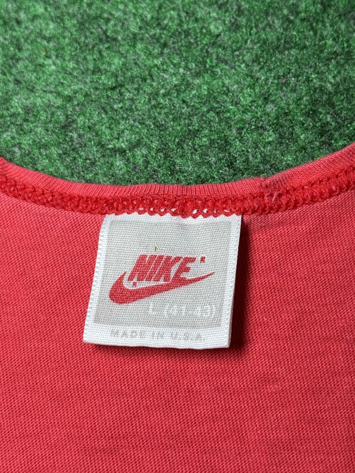 Nike Nike Vintage Swoosh Tank Top Red M/L 22x25 Sleeveless Shirt Size US M / EU 48-50 / 2 - 3 Thumbnail