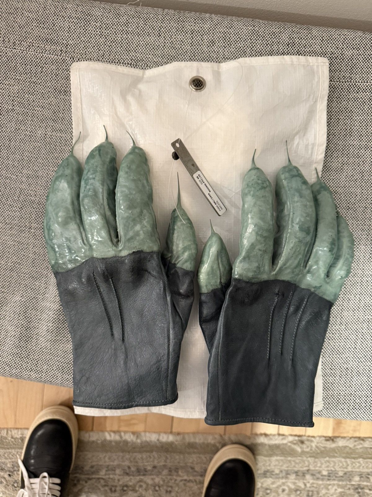 Carol Christian Poell Carol Christan Poell CCP Gloves sz1 Size ONE SIZE - 1 Thumbnail