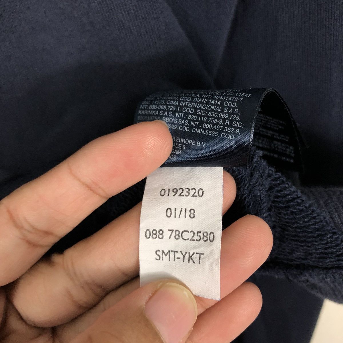 Japanese Brand Tommy Hilfiger Embroidered Flag Stripe Crewneck – Navy Size US M / EU 48-50 / 2 - 22 Thumbnail