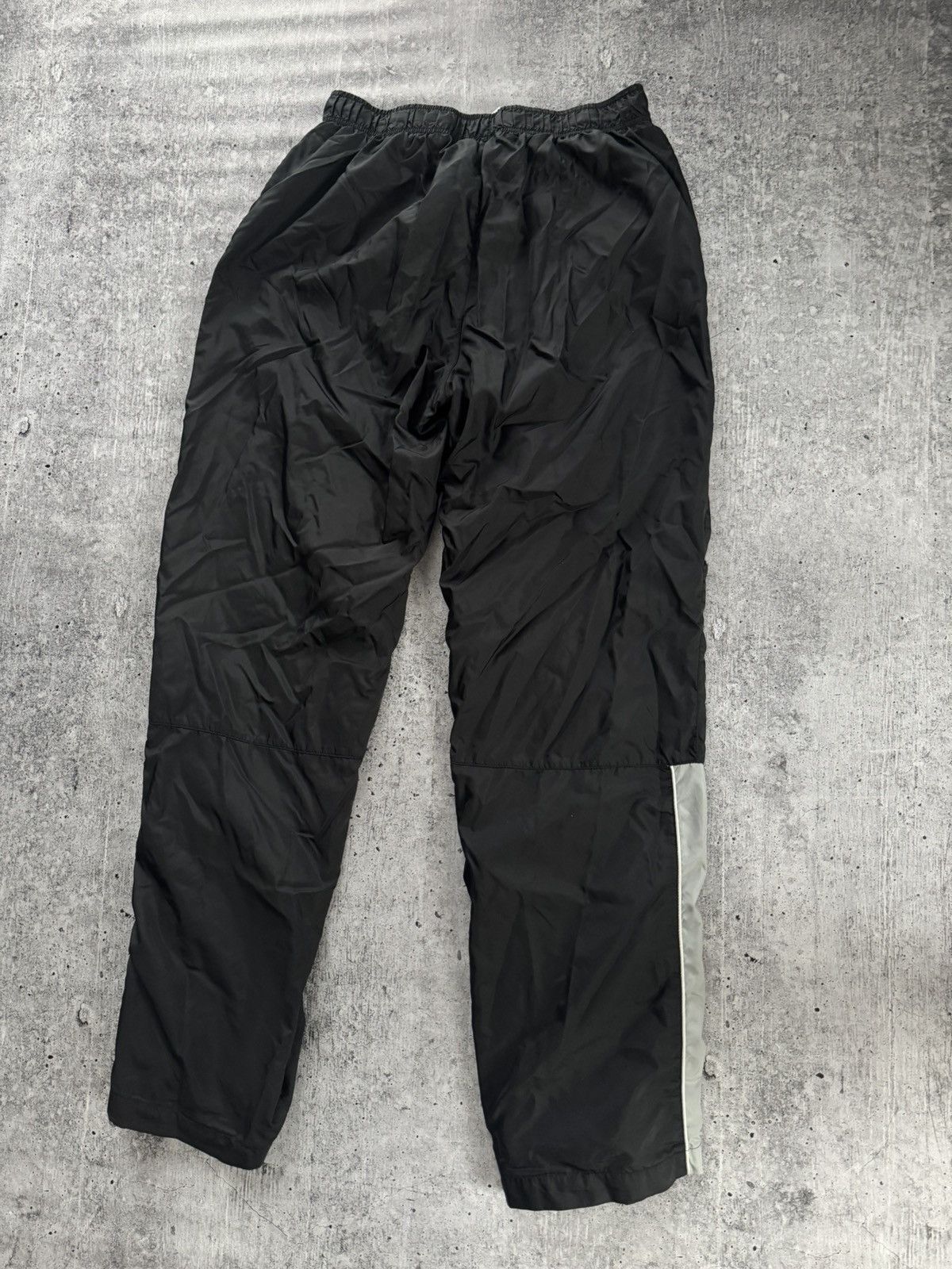 Nike Nike Vintage Nylon Pants Joggers Y2K Drill Streetwear Size M Size US 32 / EU 48 - 7 Thumbnail