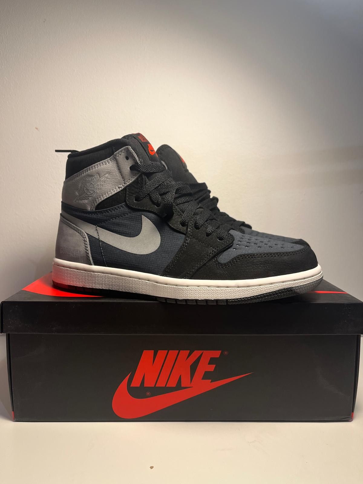 Nike Jordan 1 Retro High Element GoreTex Black Particle Grey 40.5 Size US 7.5 / EU 40-41 - 2 Thumbnail
