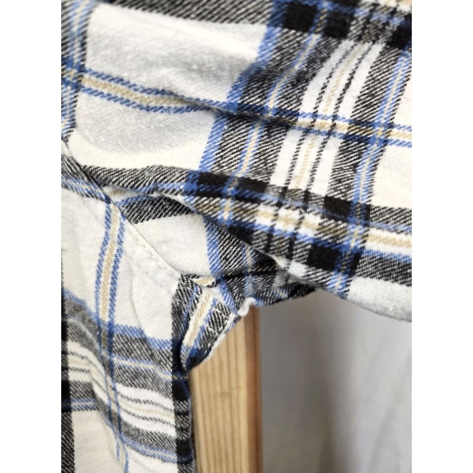 American Eagle Outfitters American Eagle Outfitters Shirt XL Multicolor Plaid Flannel Button-Up Casual Casual, Travel Mens Womens Unisex Adults Size XL / US 12-14 / IT 48-50 - 6 Thumbnail
