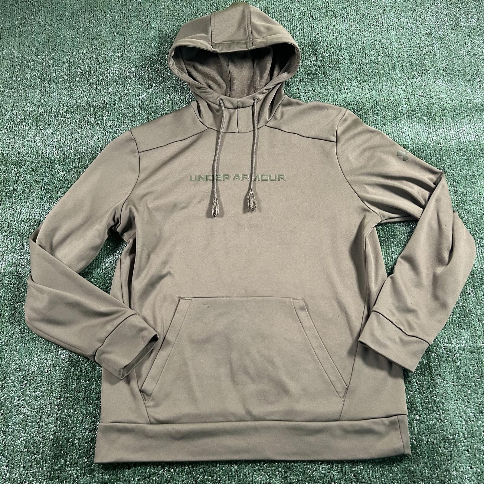 Under Armour Under Armour Men's Hoodie in Olive Green. Size m Size US M / EU 48-50 / 2 - 1 Thumbnail