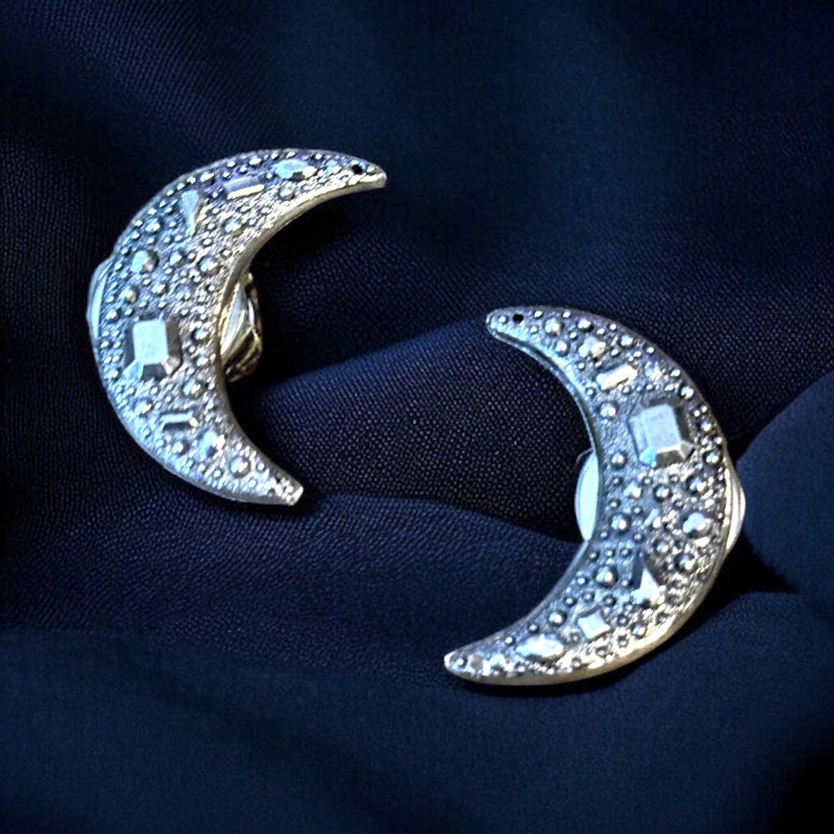 Vintage Vintage silver tone embellished crescent moon button covers Size ONE SIZE - 1 Thumbnail