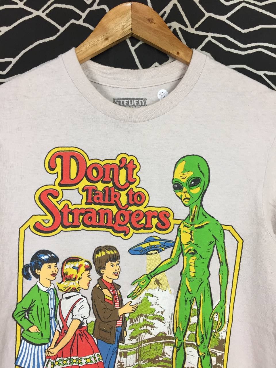 Vintage Steven Rhodes Safety Education Don't Talk To Strangers Tee Size US S / EU 44-46 / 1 - 3 Thumbnail