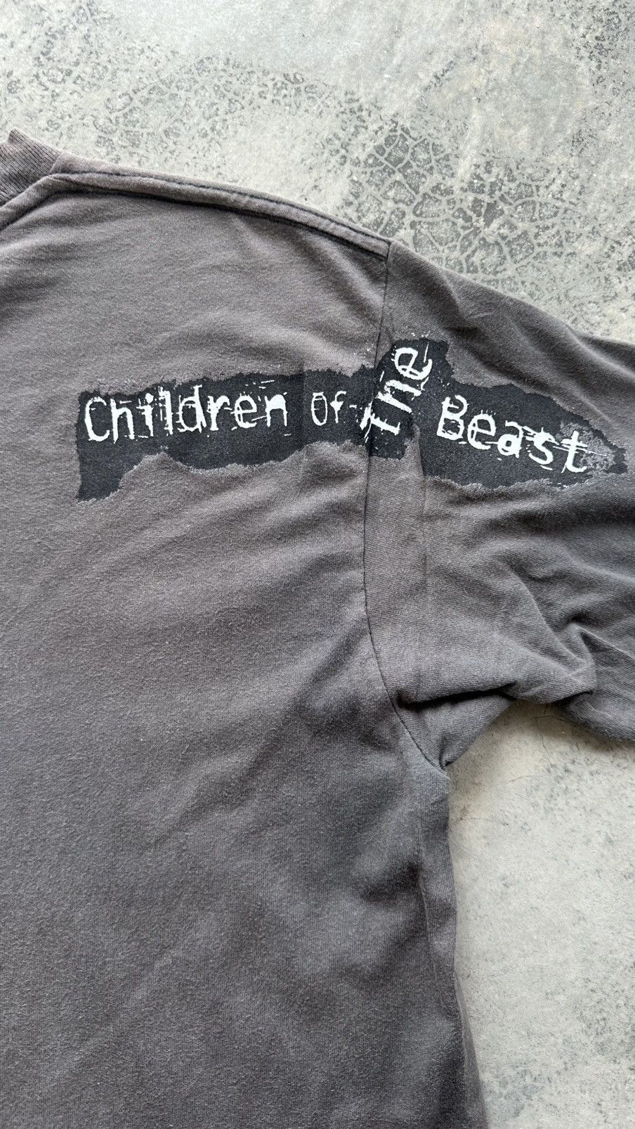 Famous Stars And Straps × Vintage VINTAGE FAMOUS SKATE X CHILDREN OF THE BEAST TEE Size US S / EU 44-46 / 1 - 6 Thumbnail