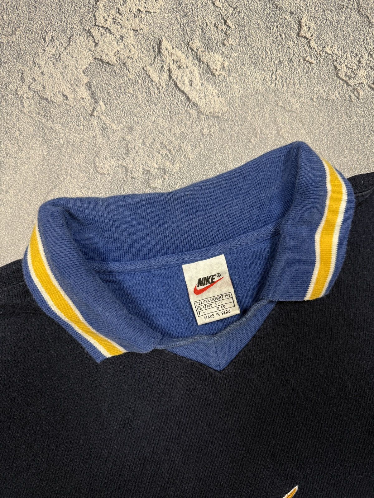 Nike Vintage Nike center logo sweatshirt Size US XXL / EU 58 / 5 - 5 Thumbnail