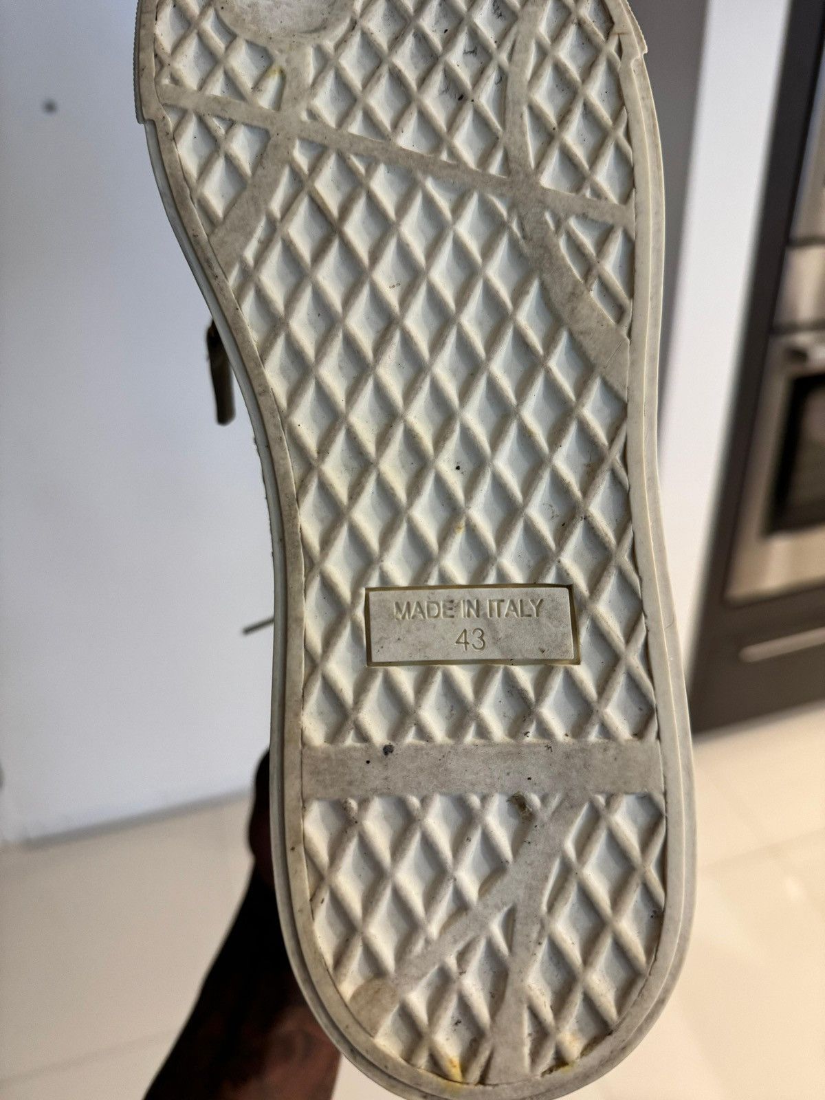 Giuseppe Zanotti Giuseppe Zanotti White High-Top Sneakers with Gold Hardware Size US 10.5 / EU 43-44 - 4 Thumbnail