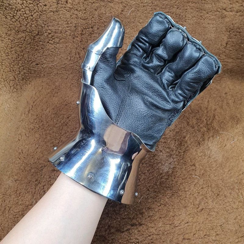 Vintage Balenciaga Inspiration Handmade Chevalier Knight Gauntlets Size ONE SIZE - 9 Thumbnail