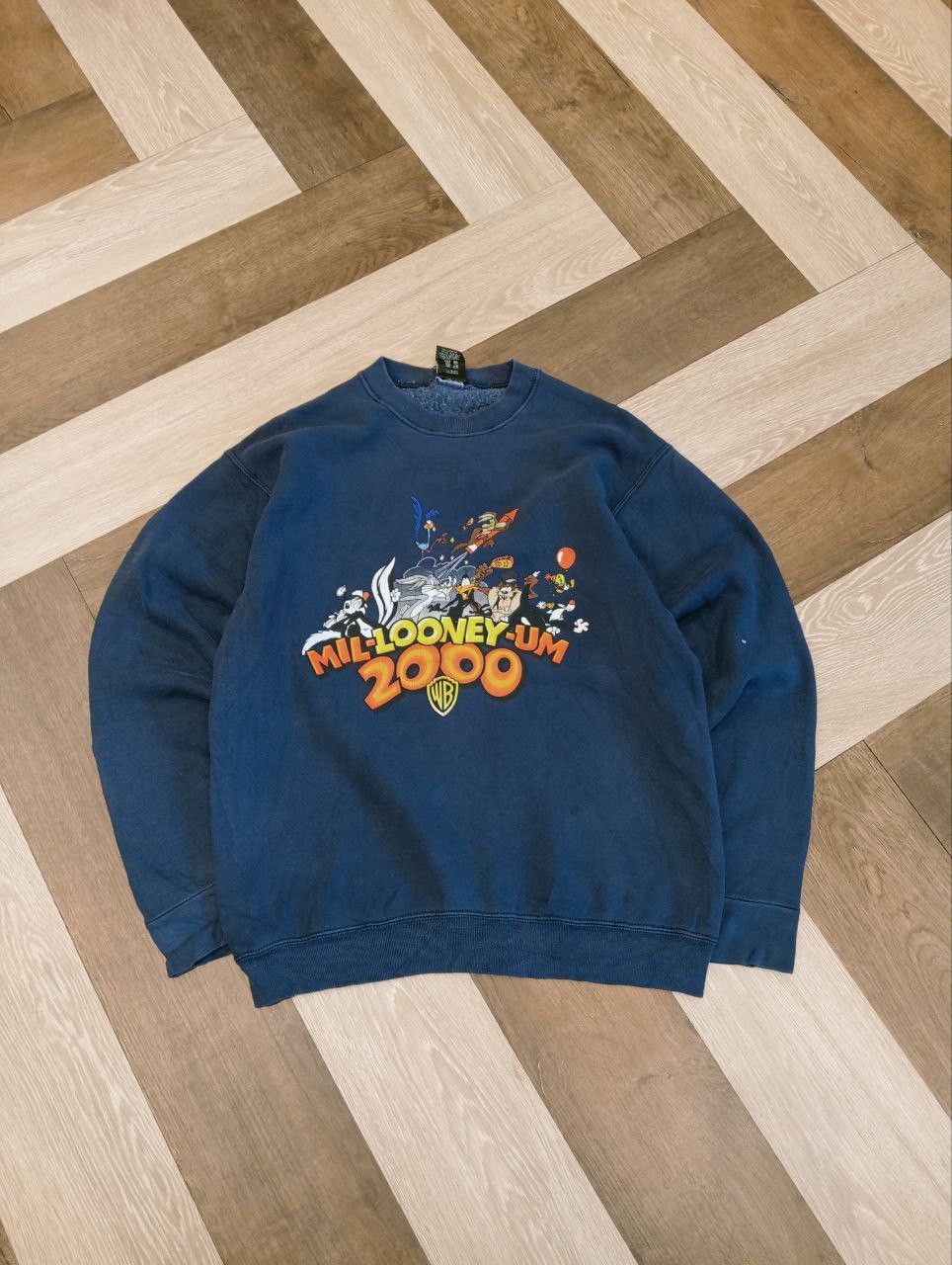 Warner Bros VINTAGE 90S WARNER BROS LOONEY TUNES SWEATSHIRT Size US M / EU 48-50 / 2 - 1 Thumbnail