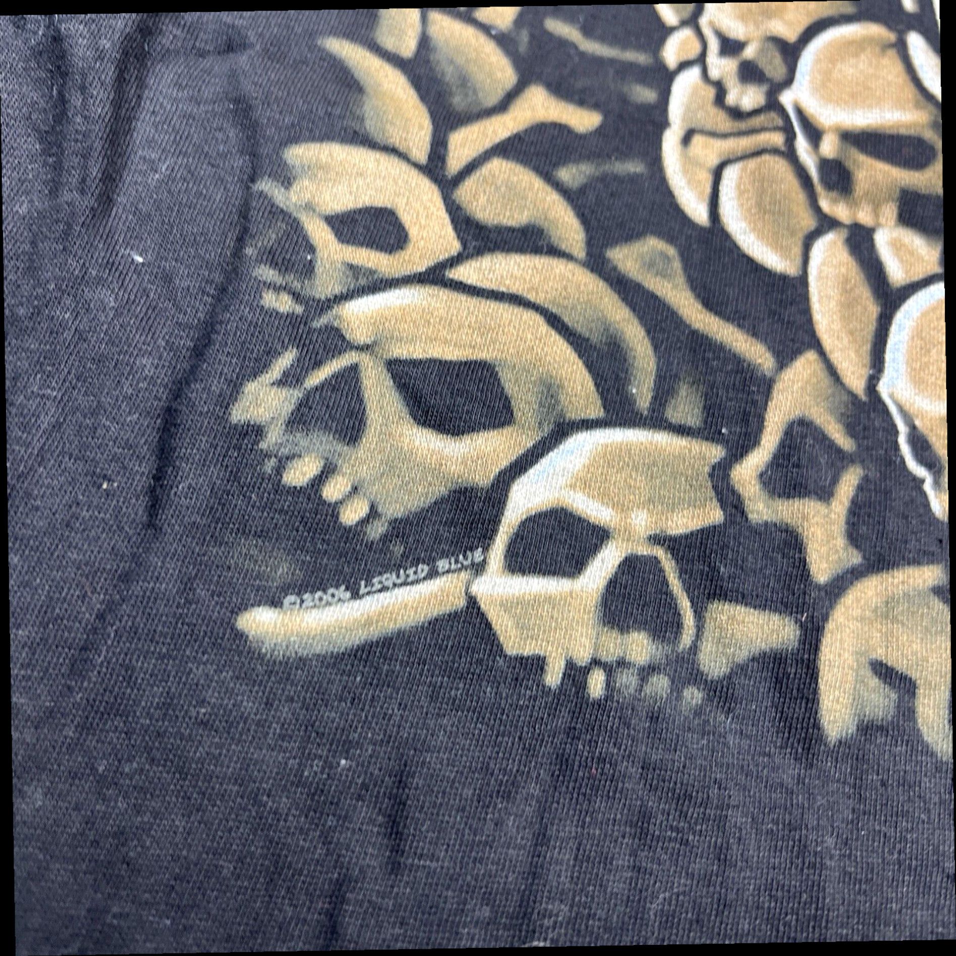 Liquid Blue Vintage 2006 Liquid Blue Skull Face Shirt Size Large Tall Very Rare Print Size US L / EU 52-54 / 3 - 3 Thumbnail