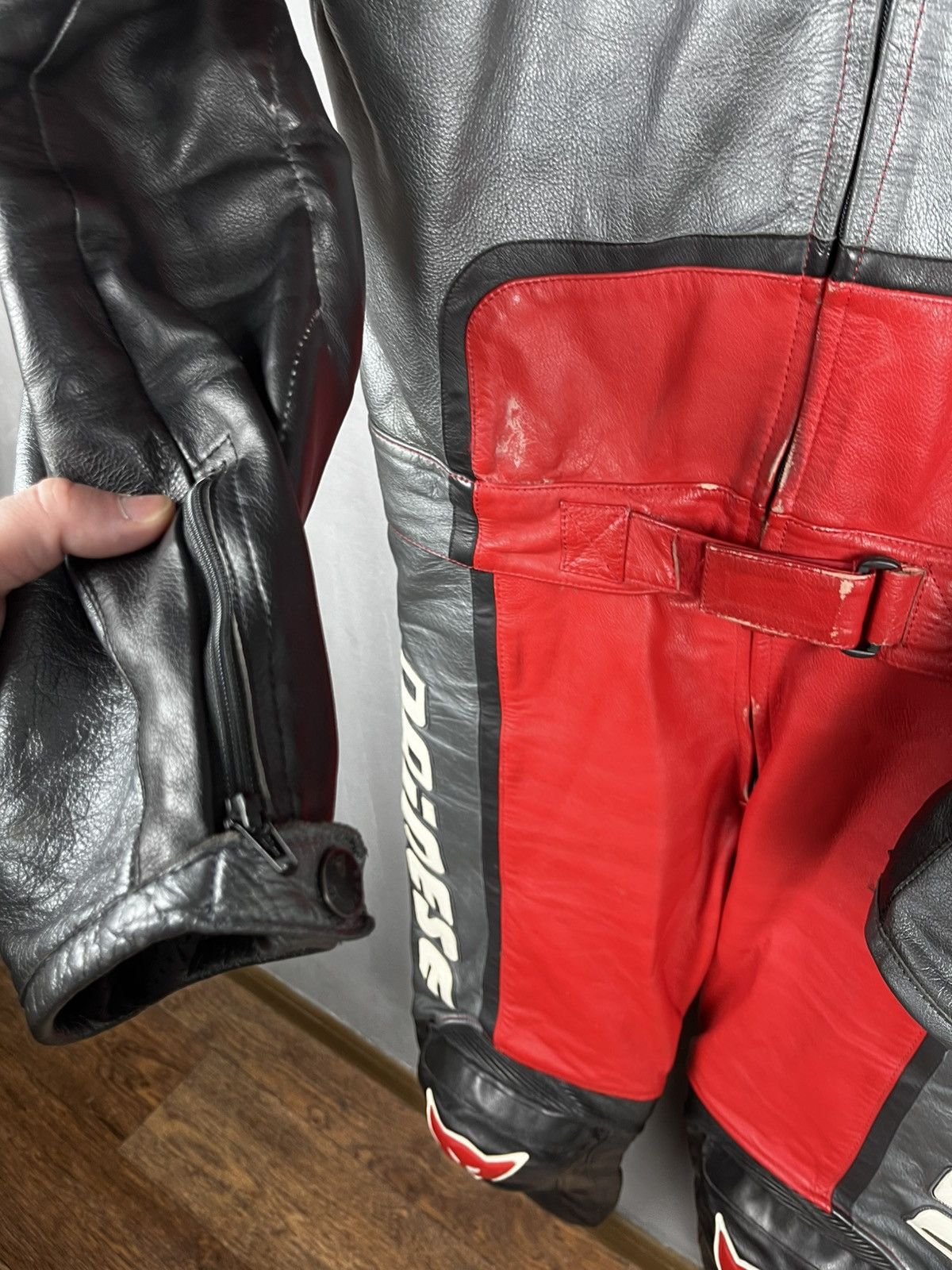 Dainese Dainese 27 leather suit racing jacket pants size 52 Size US L / EU 52-54 / 3 - 8 Thumbnail