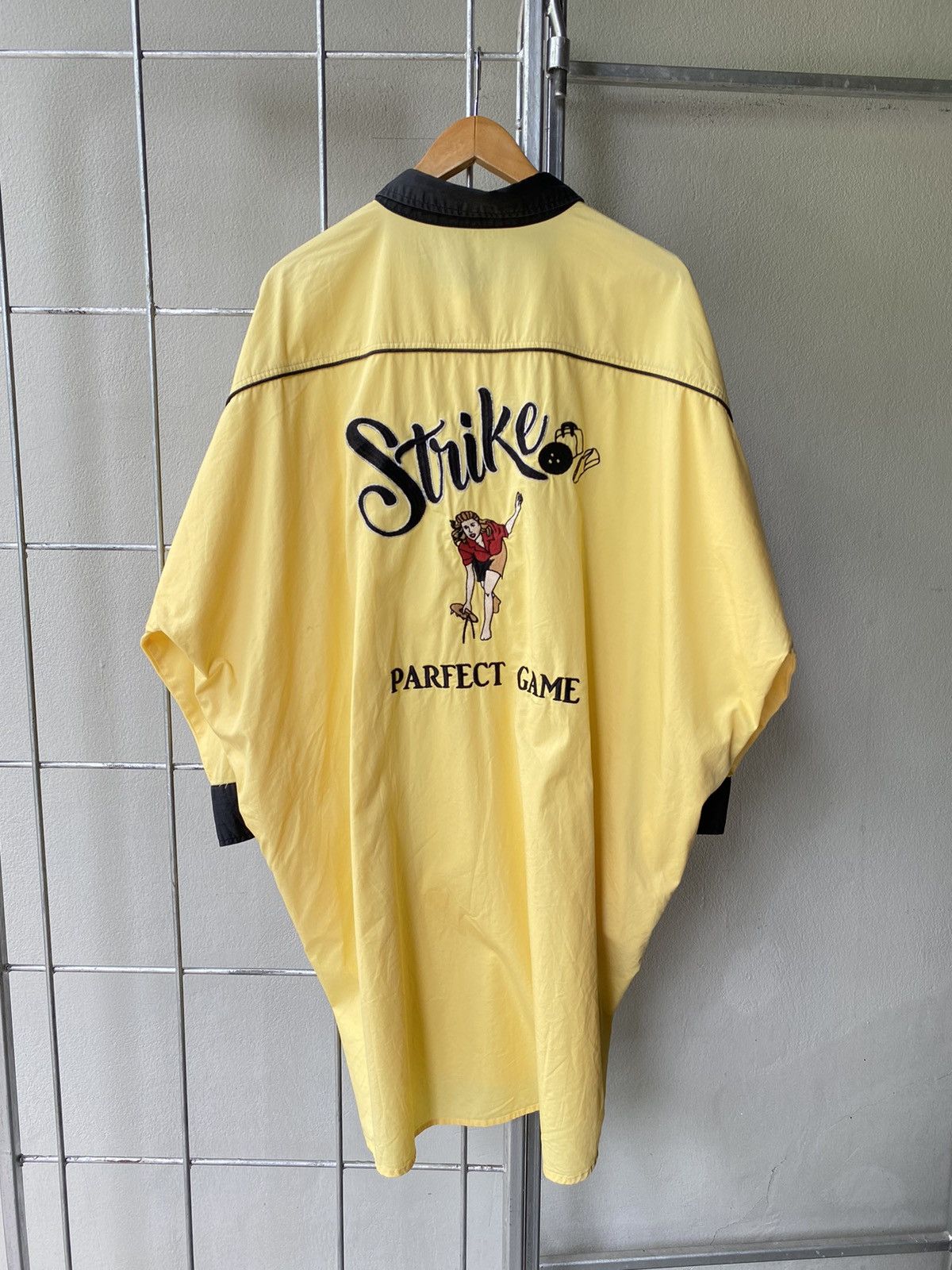 Vintage SOFT & HARD Double Name Embroidery Oversized Bowling Shirt Size XL / US 12-14 / IT 48-50 - 1 Thumbnail