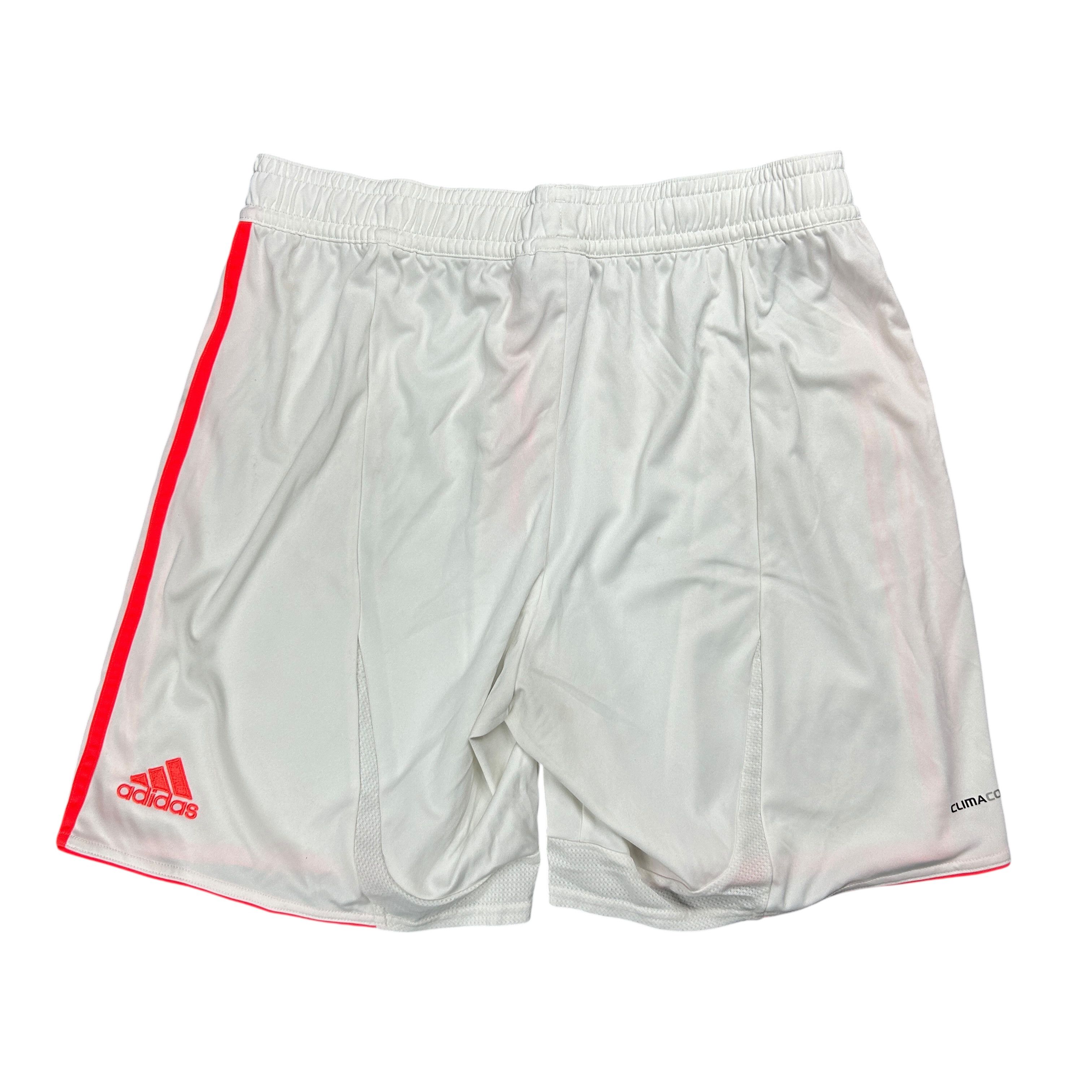 Adidas Adidas Bayern Munchen White Shorts Men Size L Size US 34 / EU 50 - 2 Thumbnail
