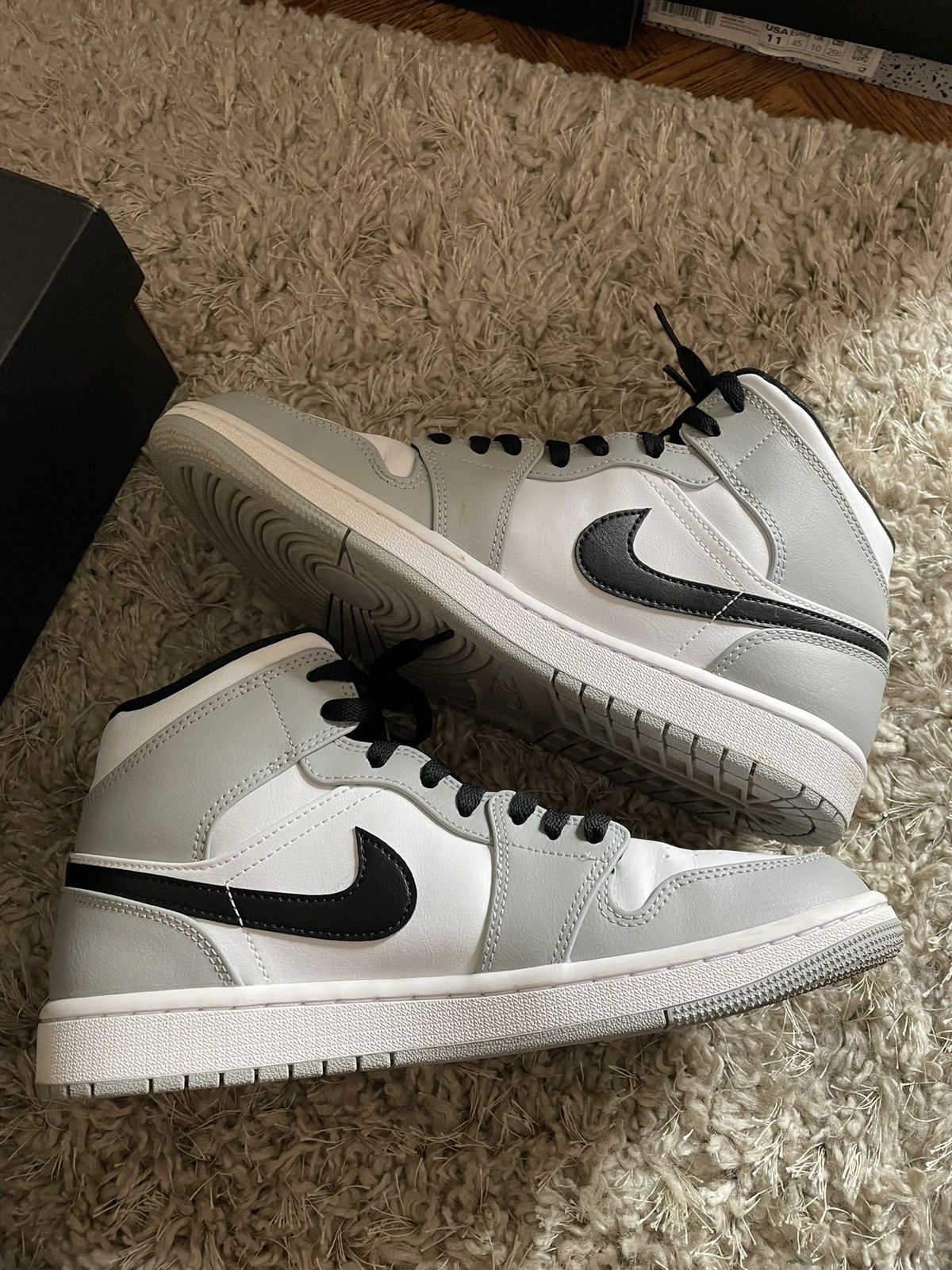 Jordan Brand Jordan 1 Mid Smoke Grey Size US 9 / EU 42 - 3 Thumbnail