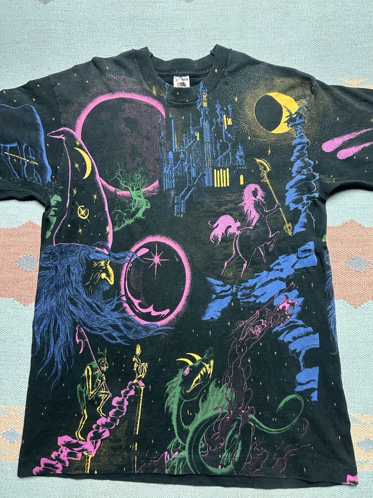 Vintage Vtg 90s all over print t shirt AOP wizard magical Mackinac L Size US L / EU 52-54 / 3 - 2 Thumbnail