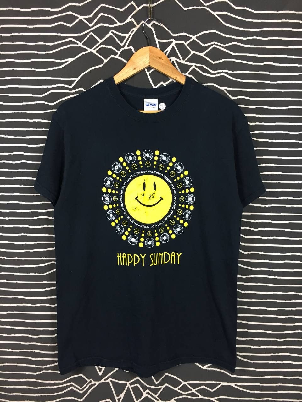 Vintage Disco Club Eddie's Fussa City Tokyo Smiley Happy Sunday Tee Size US M / EU 48-50 / 2 - 2 Thumbnail